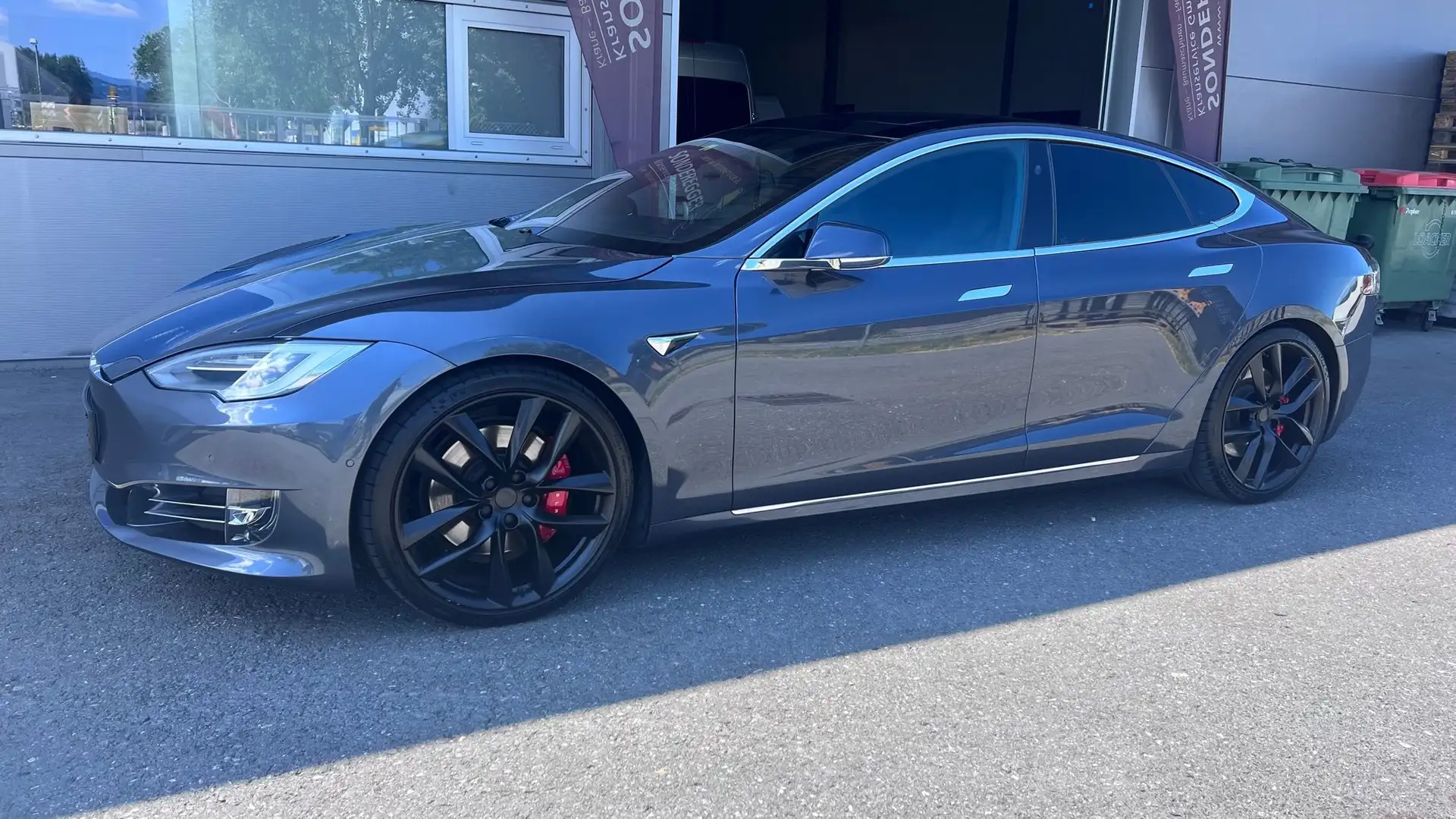 Tesla Model S Ludicrous Grau - 1