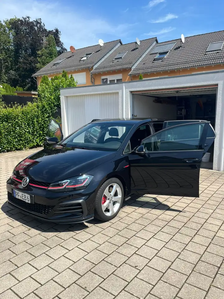 Volkswagen Golf GTI