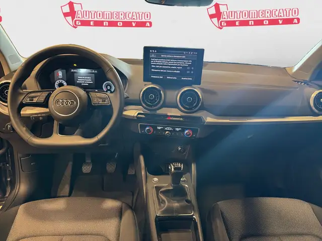 Audi Q2 view 10