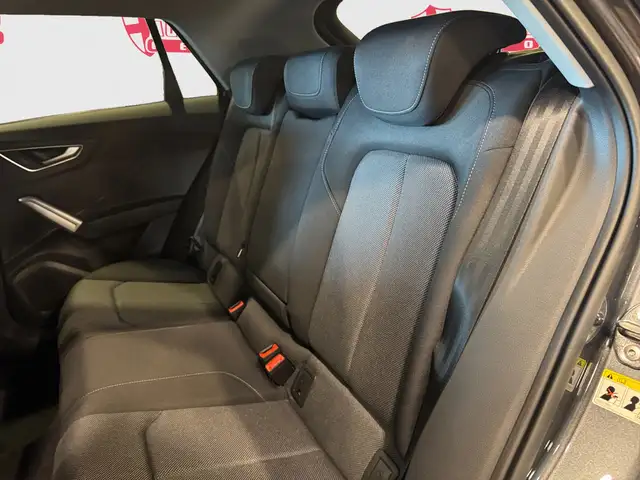 Audi Q2 view 14