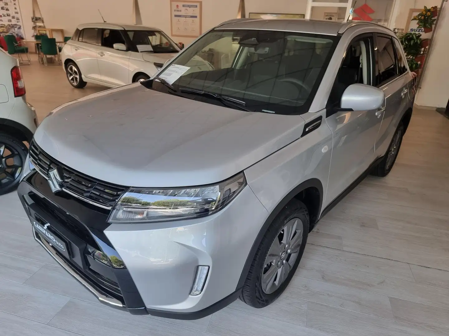 Suzuki Vitara NEW COOL+ 1.4 HYBRID ALLGRIP 4X4 NUOVA NO KM0 Argento - 1