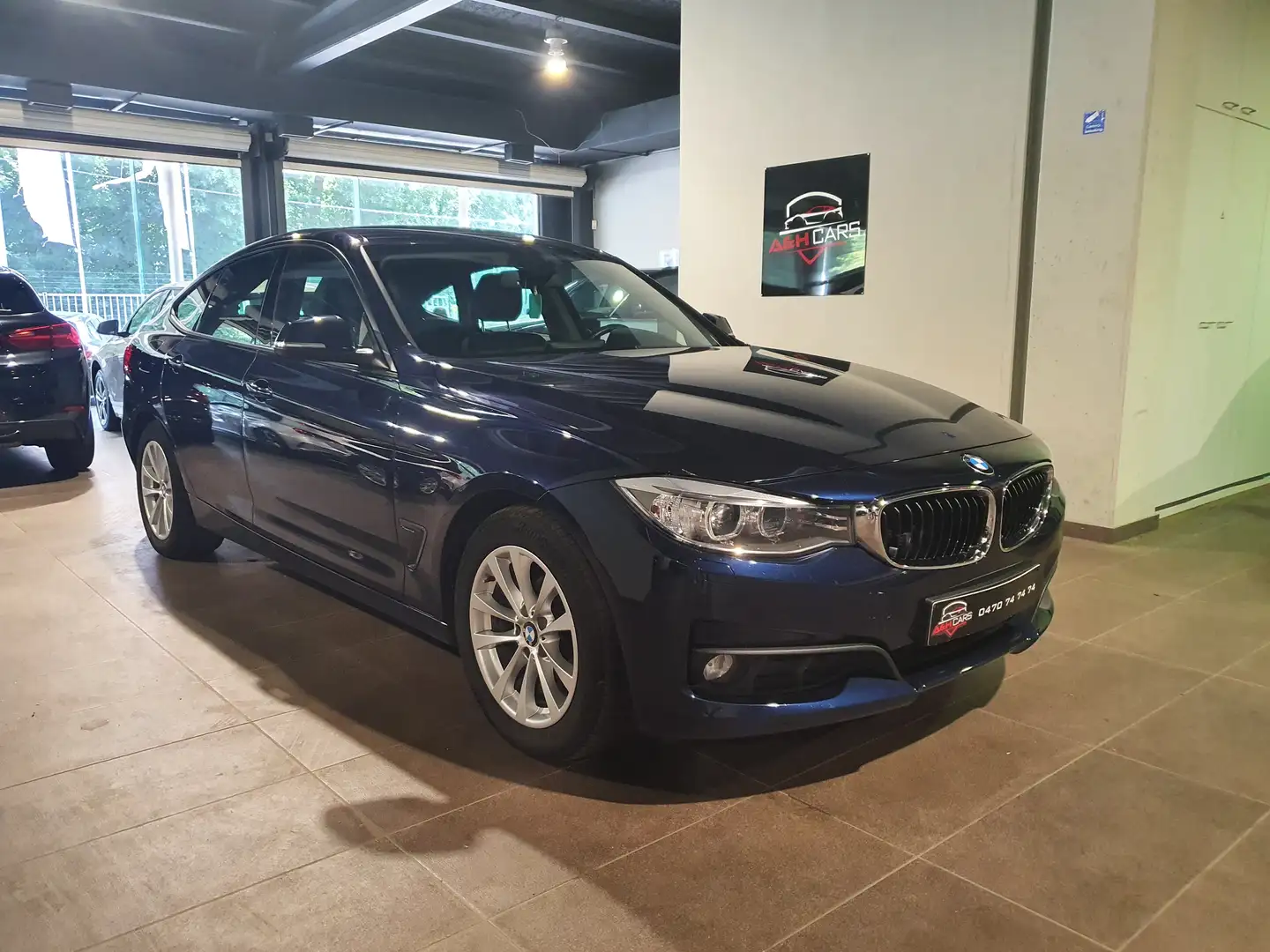 BMW 318 d Blau - 1