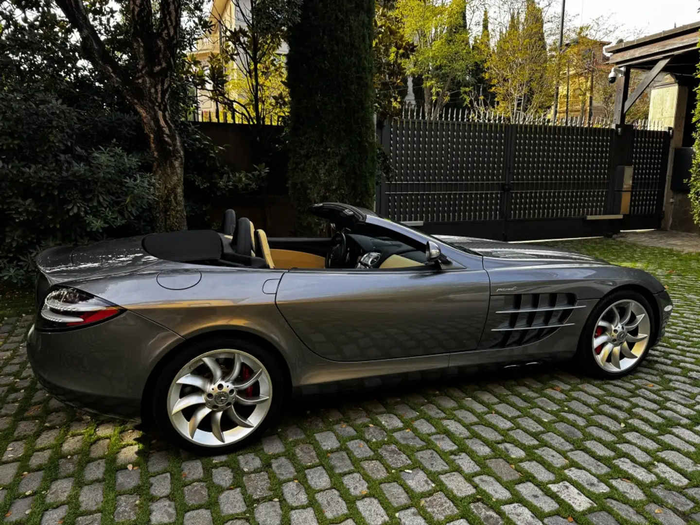 Mercedes-Benz SLR McLaren Roadster Aut. Gris - 2