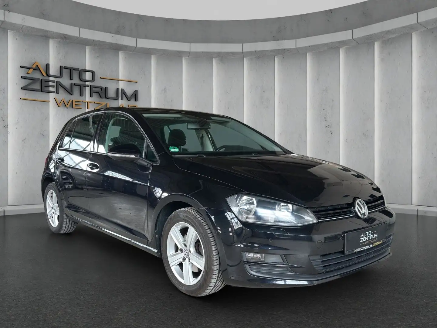 Volkswagen Golf VII Lim. Comfortline Nav Klimaautomatik PDC Schwarz - 1