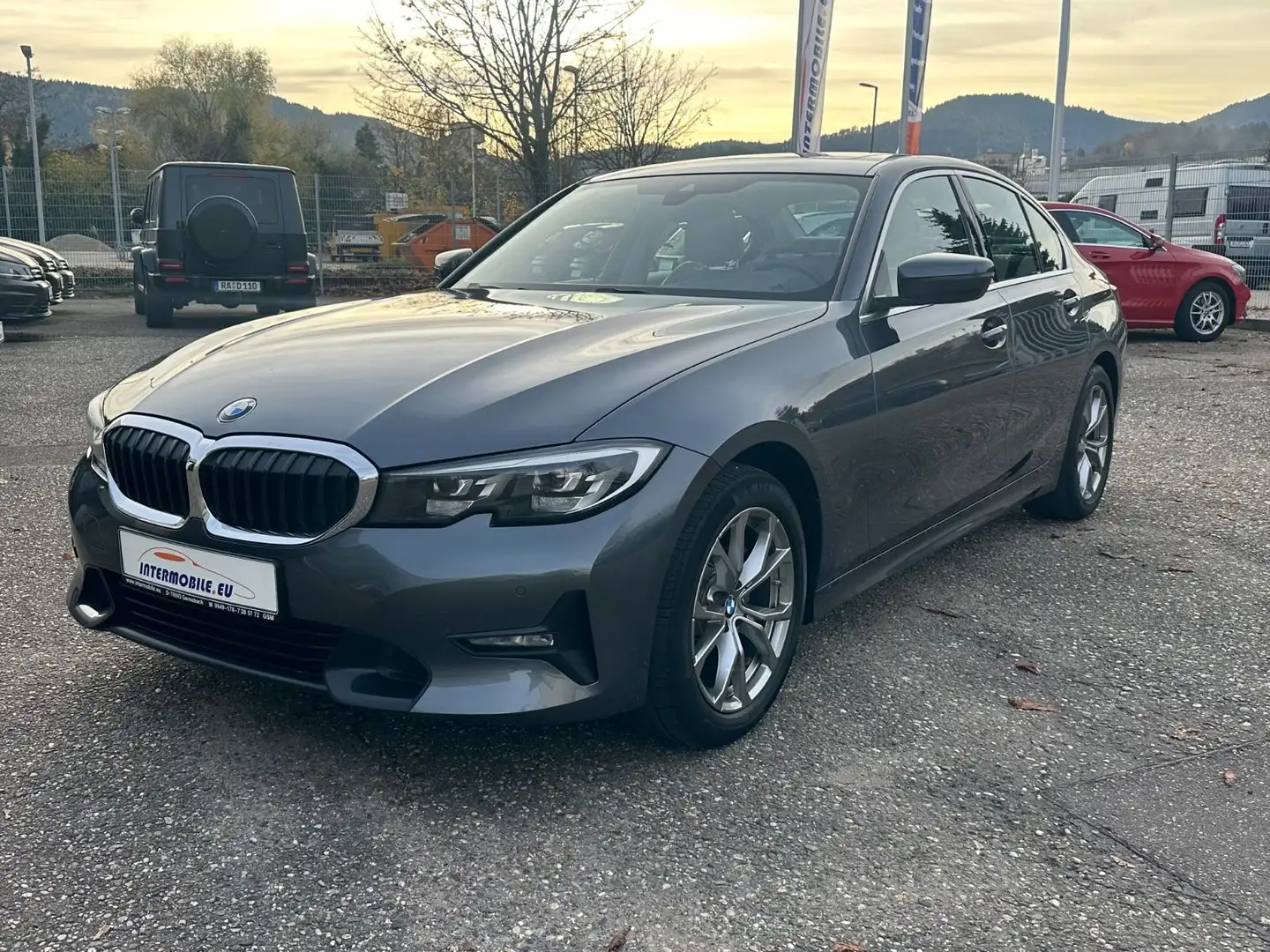 BMW 316 dA Lim. Sport Pano Virtual Leder LED Navi AC* Grau - 1