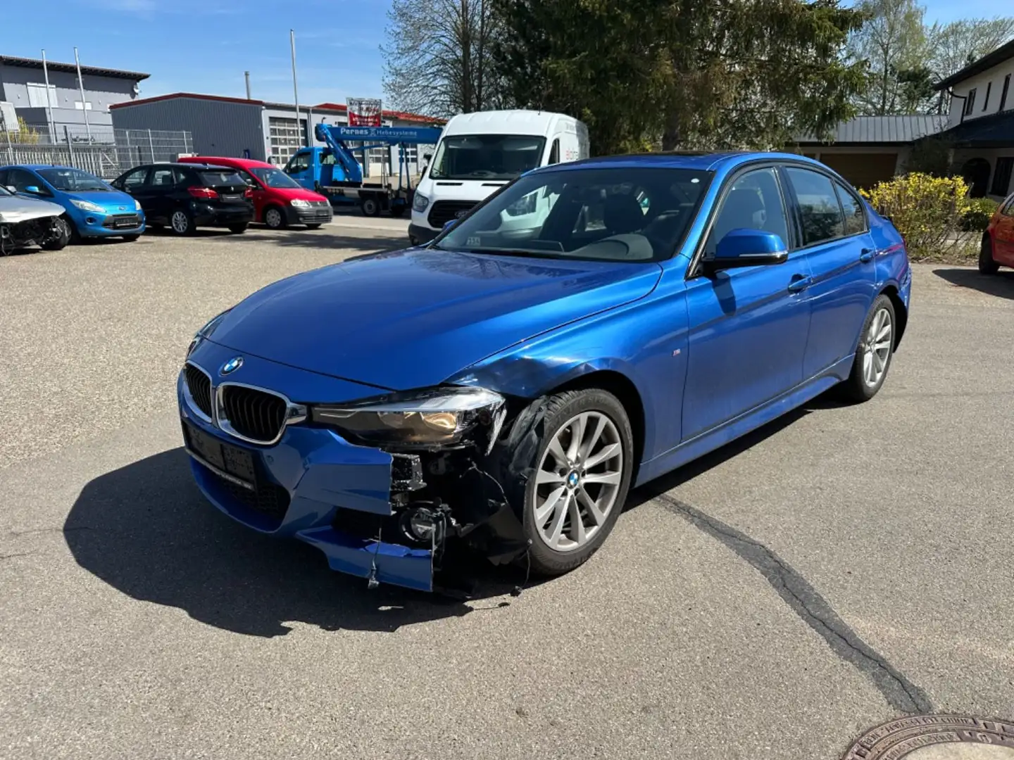 BMW 320 i M Sport,Navi,Schiebdach,UNFALLWAGEN,31 TKM Azul - 1