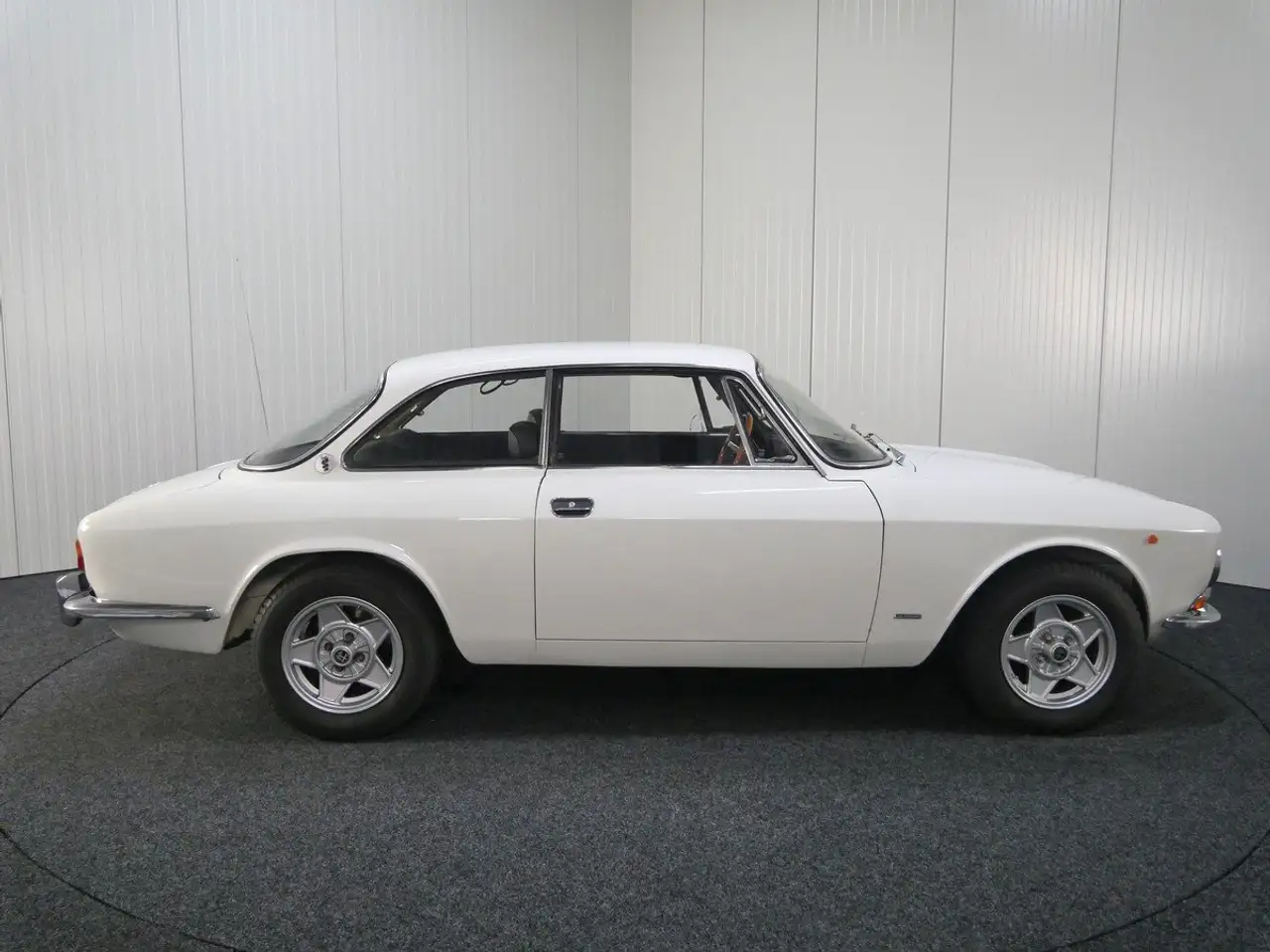Alfa Romeo GTV 2000, foto 3