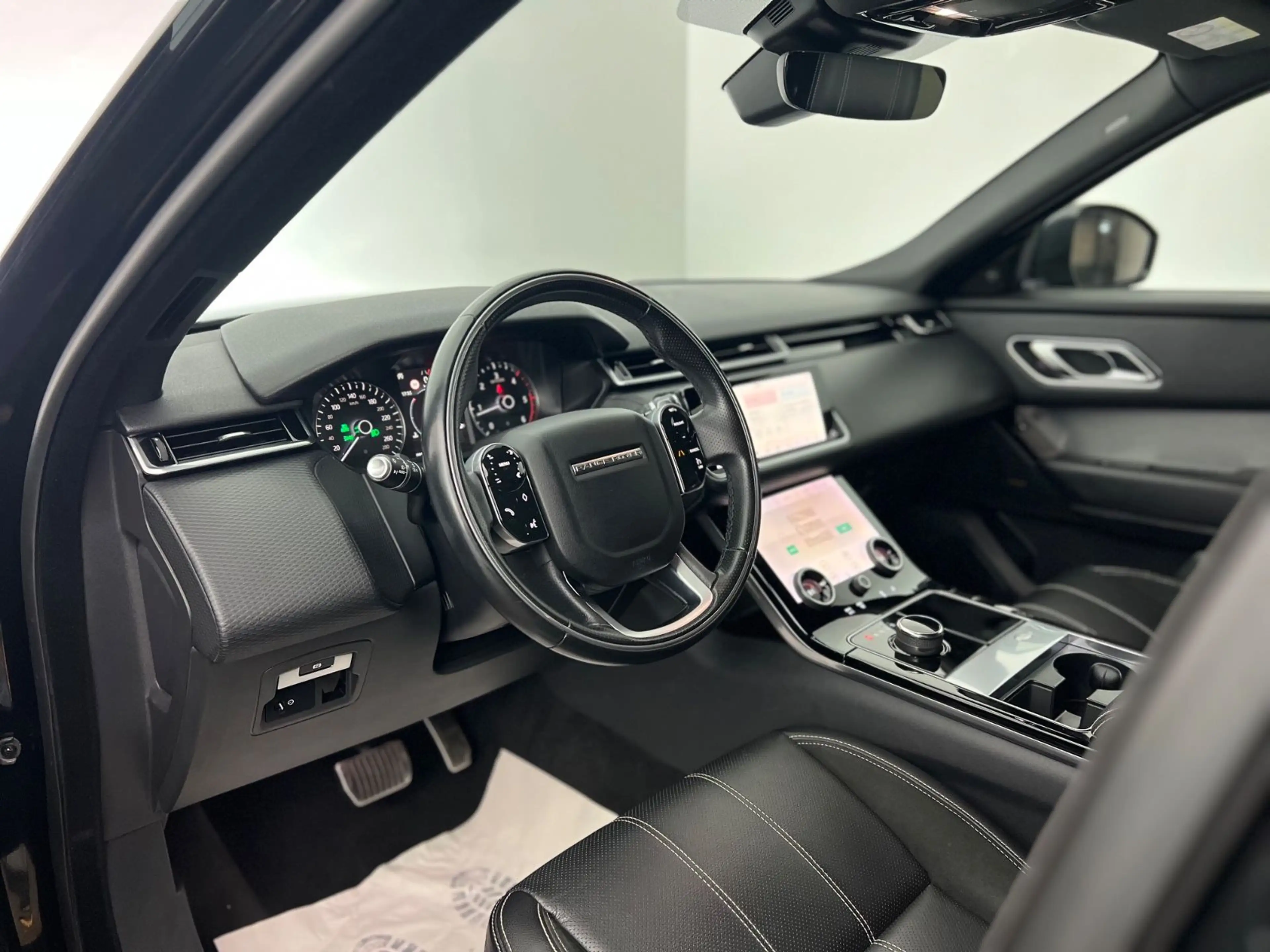 Land Rover Range Rover Velar RANGE ROVER VELAR R-DYNAMIC / MERIDIAN / 1.HAND/ — photo 11