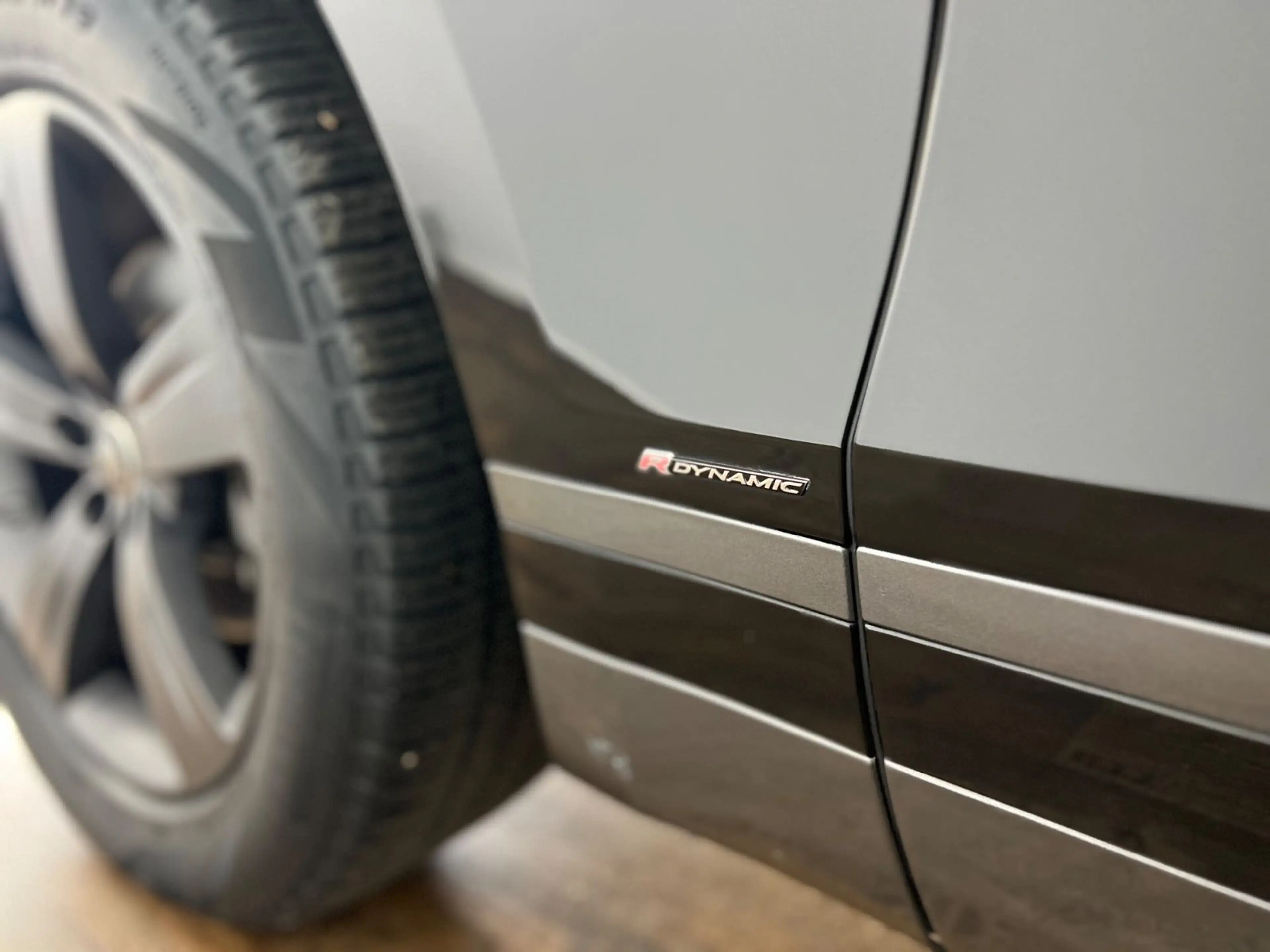 Land Rover Range Rover Velar RANGE ROVER VELAR R-DYNAMIC / MERIDIAN / 1.HAND/ — photo 39