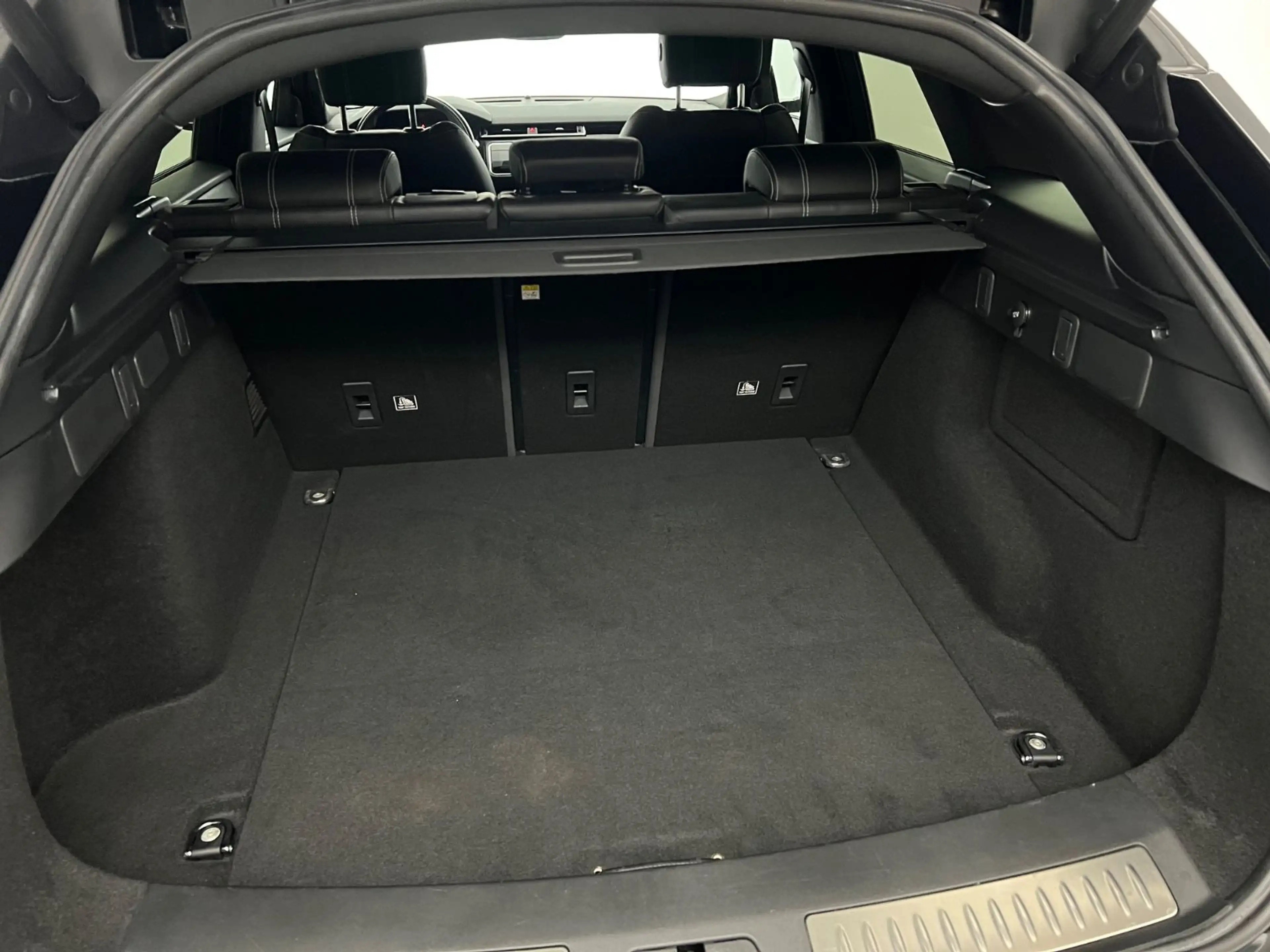 Land Rover Range Rover Velar RANGE ROVER VELAR R-DYNAMIC / MERIDIAN / 1.HAND/ — photo 40