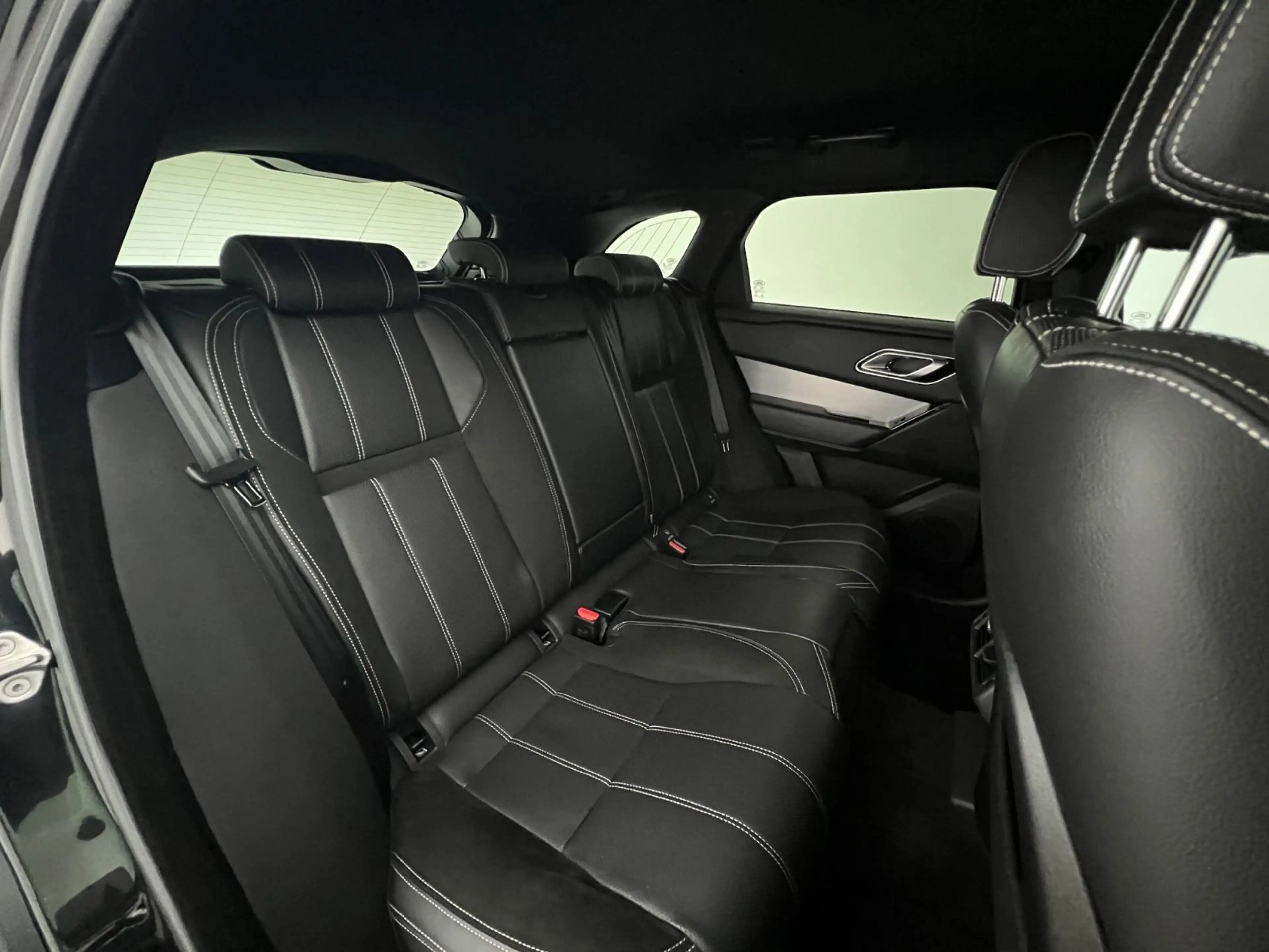 Land Rover Range Rover Velar RANGE ROVER VELAR R-DYNAMIC / MERIDIAN / 1.HAND/ — photo 7