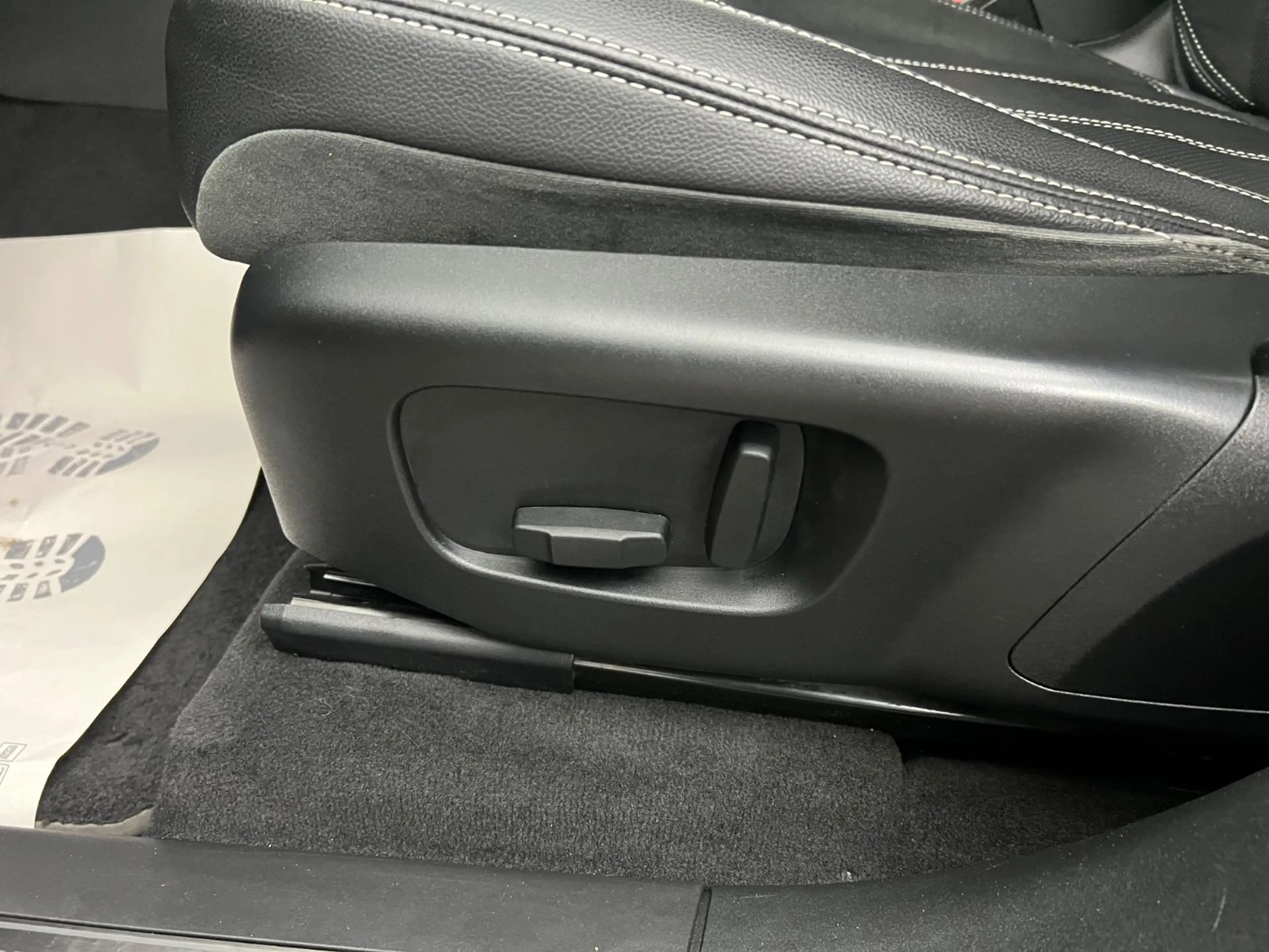 Land Rover Range Rover Velar RANGE ROVER VELAR R-DYNAMIC / MERIDIAN / 1.HAND/ — photo 17