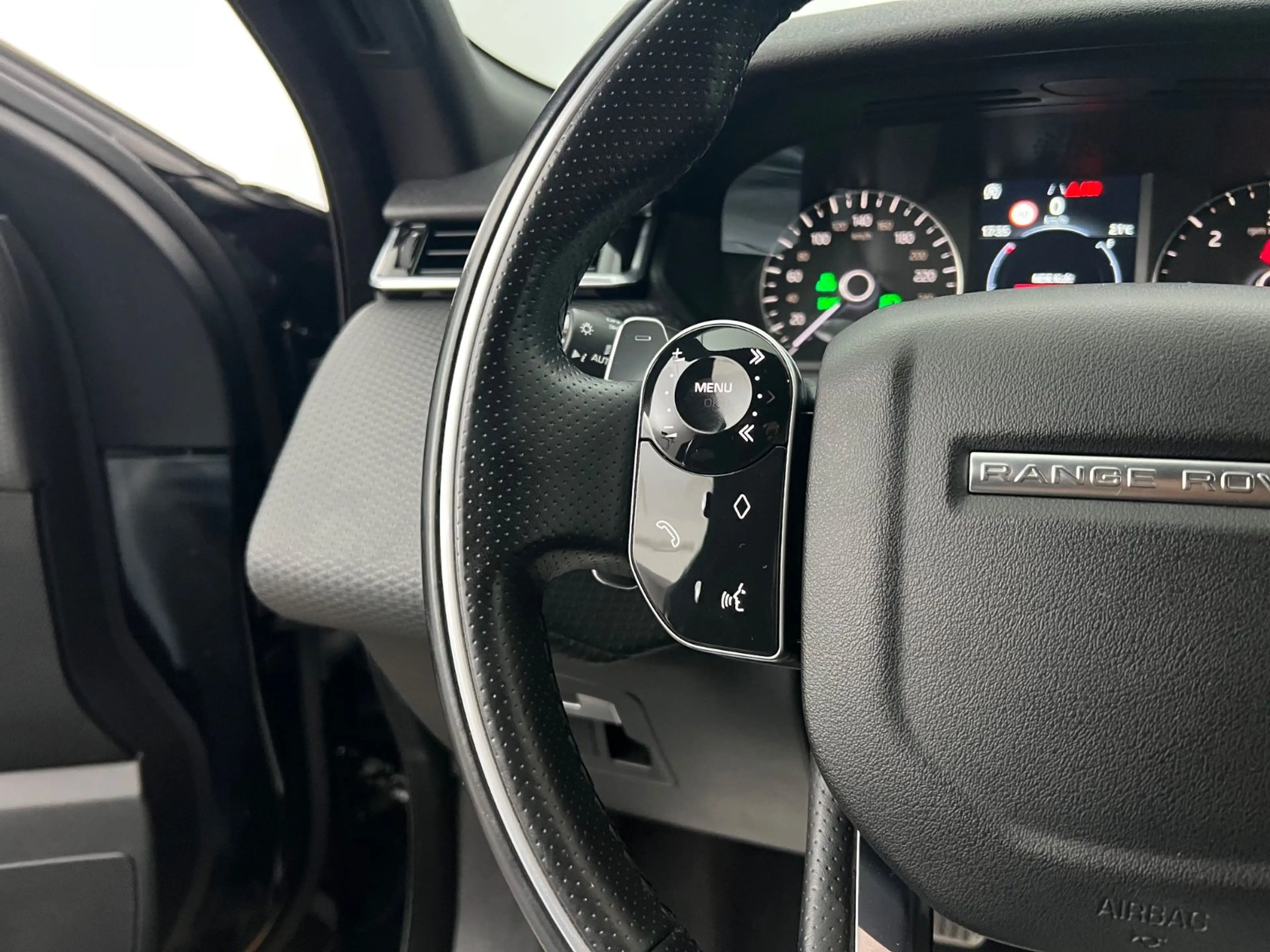 Land Rover Range Rover Velar RANGE ROVER VELAR R-DYNAMIC / MERIDIAN / 1.HAND/ — photo 20
