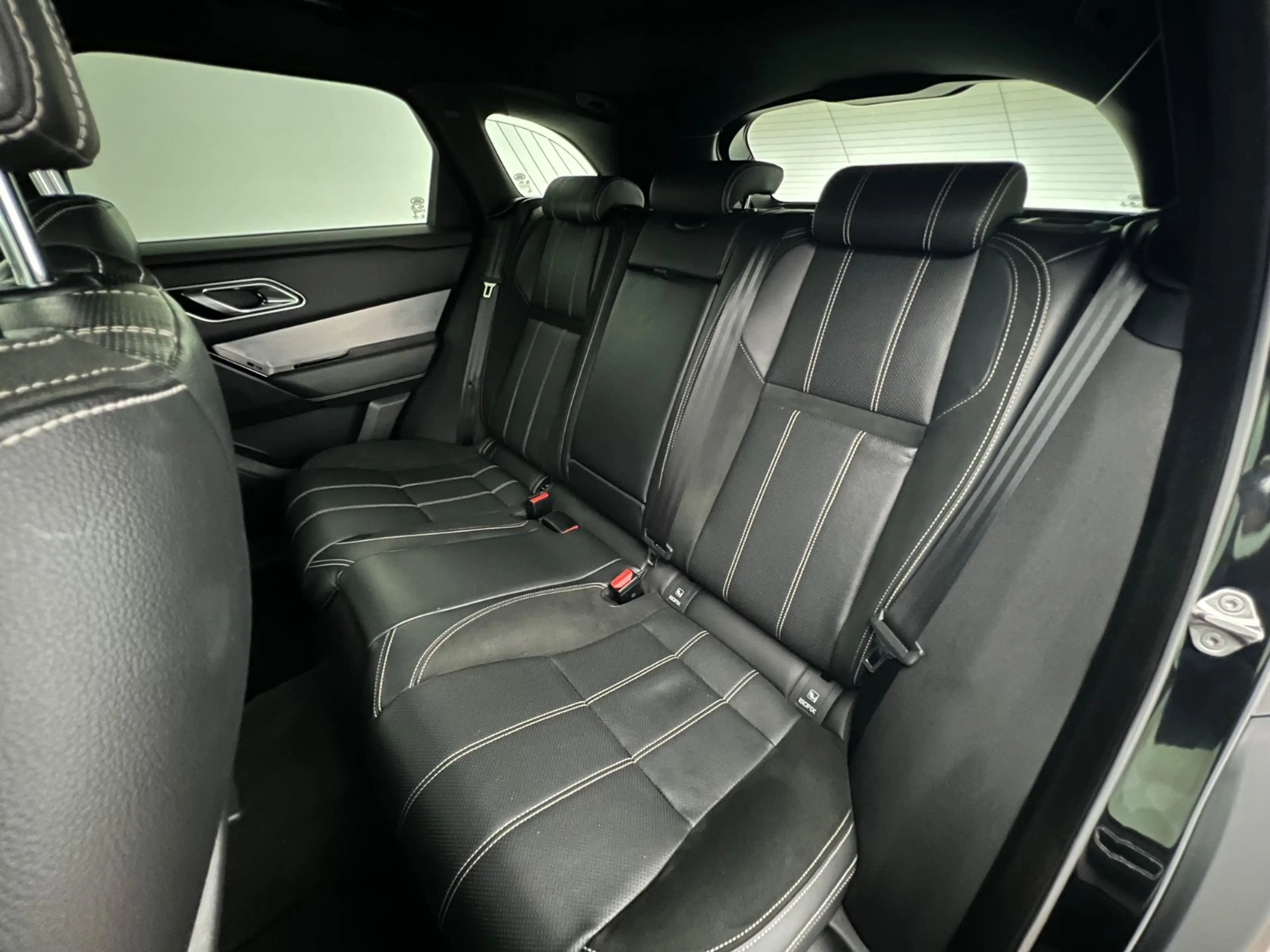 Land Rover Range Rover Velar RANGE ROVER VELAR R-DYNAMIC / MERIDIAN / 1.HAND/ — photo 9