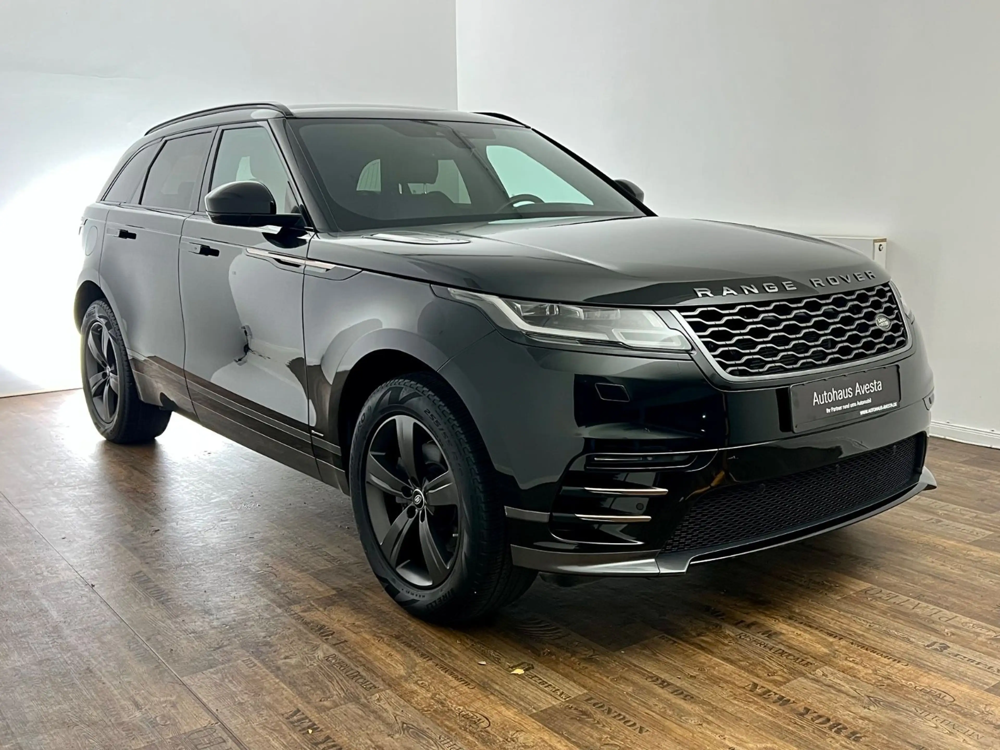 Land Rover Range Rover Velar RANGE ROVER VELAR R-DYNAMIC / MERIDIAN / 1.HAND/