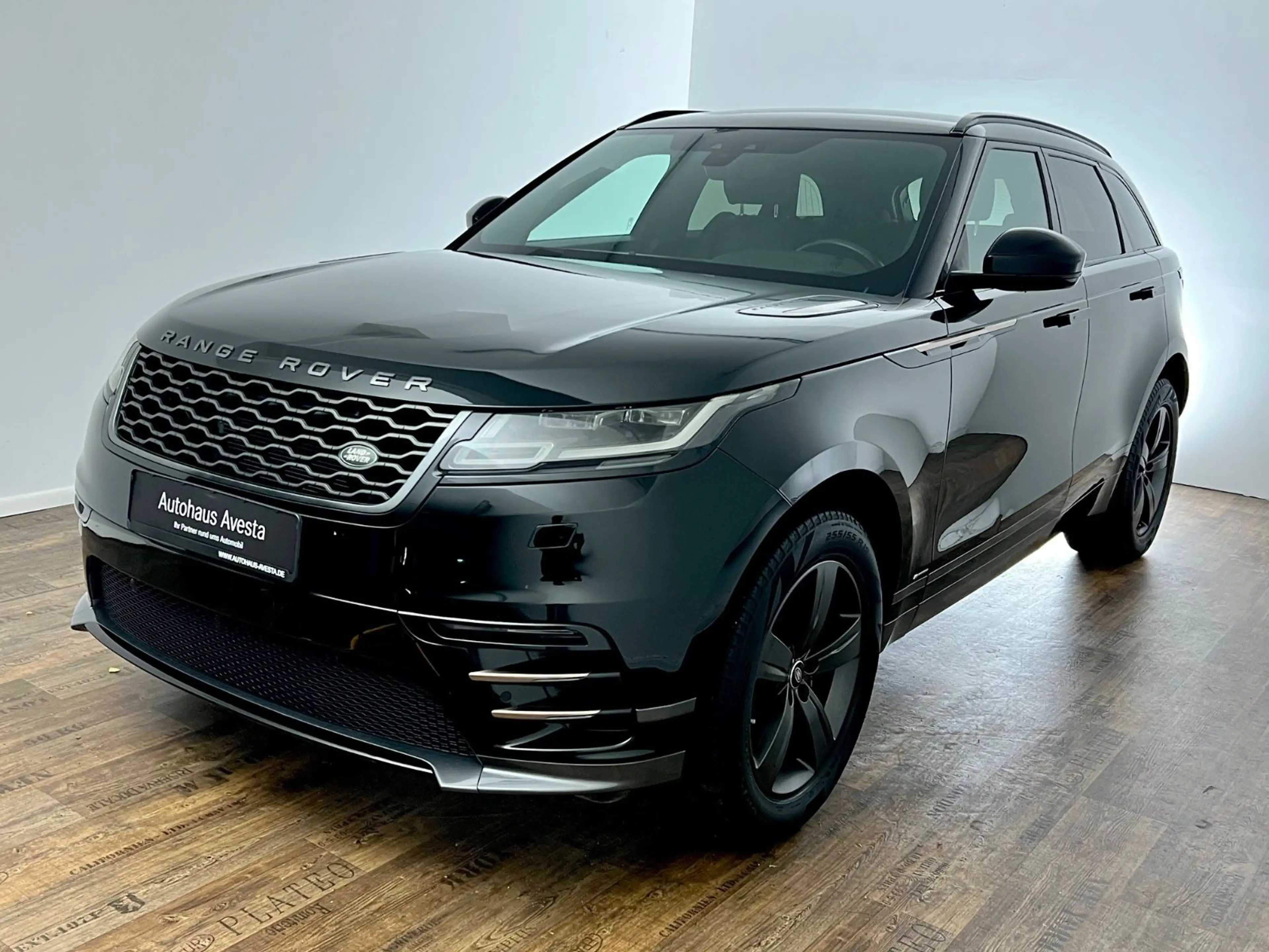 Land Rover Range Rover Velar RANGE ROVER VELAR R-DYNAMIC / MERIDIAN / 1.HAND/ — photo 2
