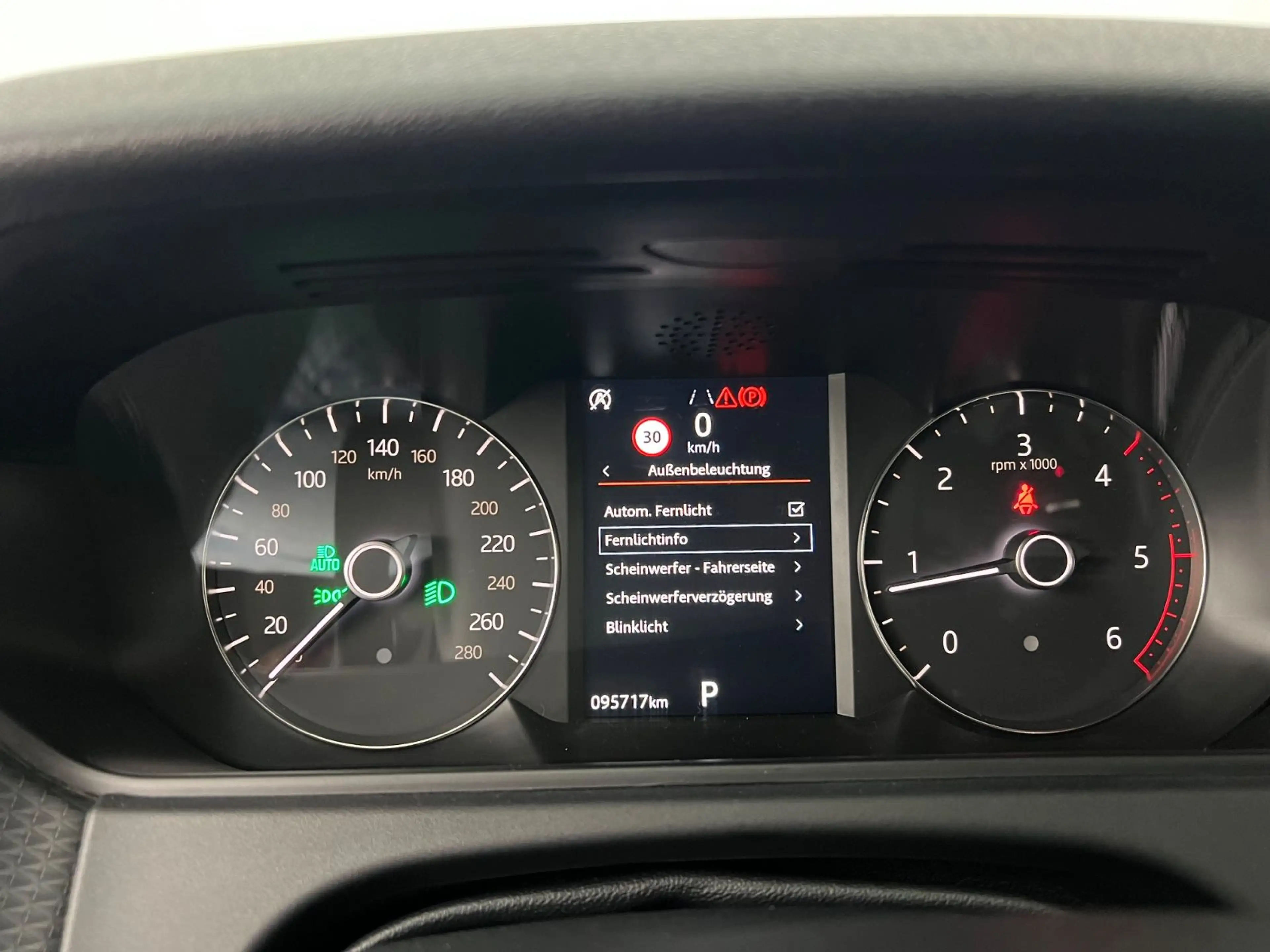 Land Rover Range Rover Velar RANGE ROVER VELAR R-DYNAMIC / MERIDIAN / 1.HAND/ — photo 24