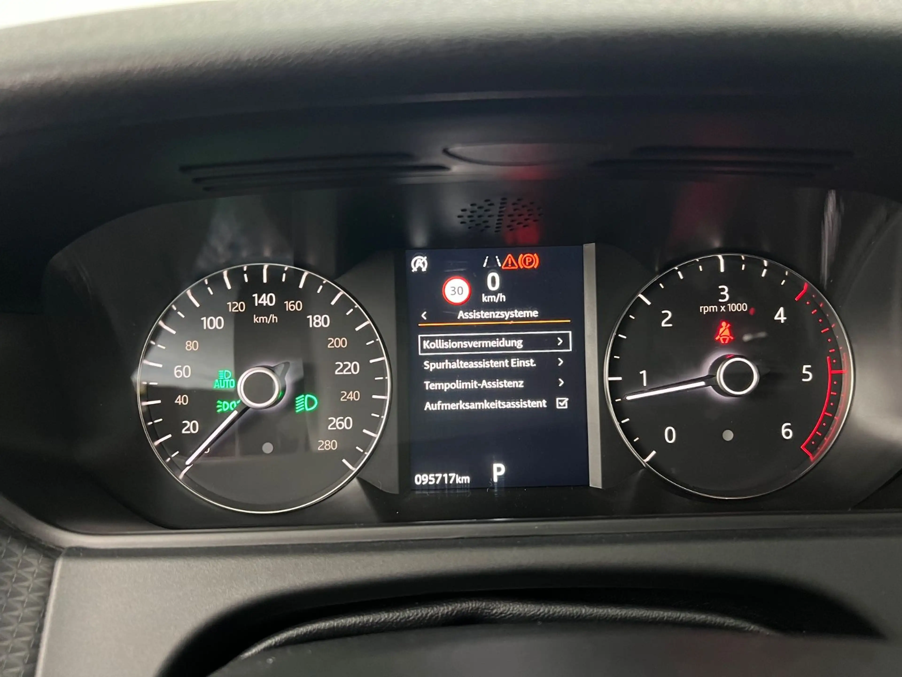 Land Rover Range Rover Velar RANGE ROVER VELAR R-DYNAMIC / MERIDIAN / 1.HAND/ — photo 23
