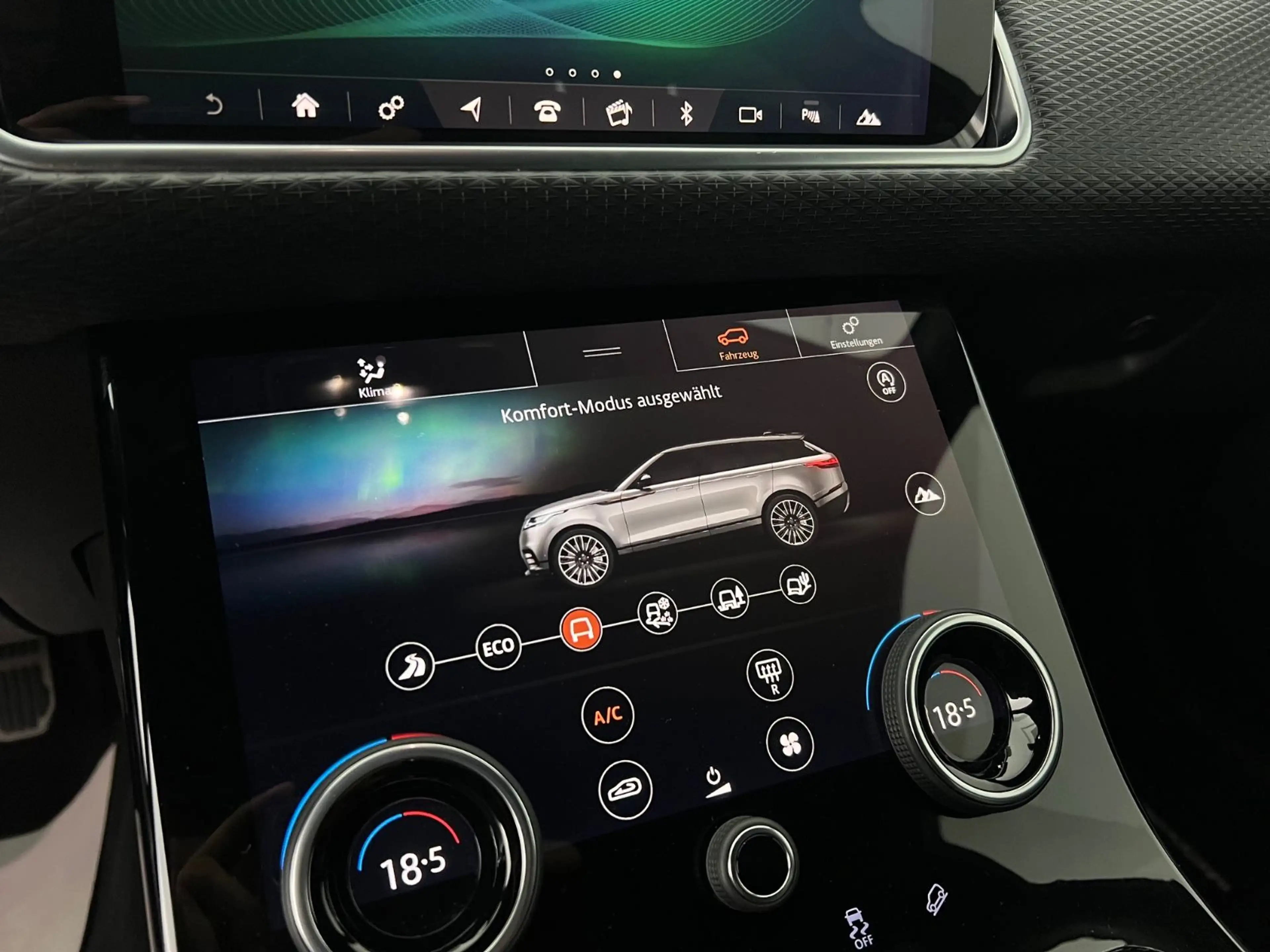 Land Rover Range Rover Velar RANGE ROVER VELAR R-DYNAMIC / MERIDIAN / 1.HAND/ — photo 31