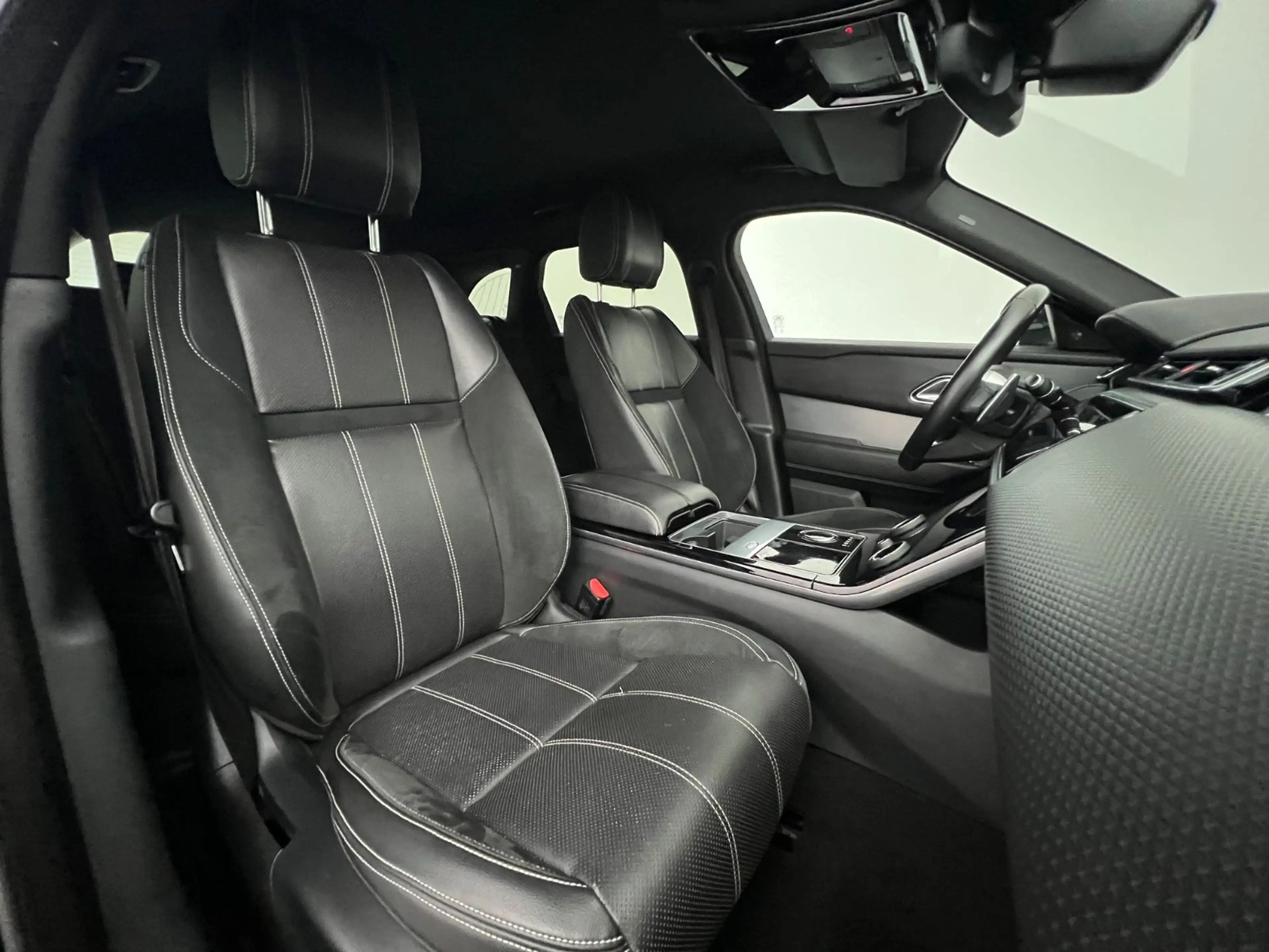 Land Rover Range Rover Velar RANGE ROVER VELAR R-DYNAMIC / MERIDIAN / 1.HAND/ — photo 6