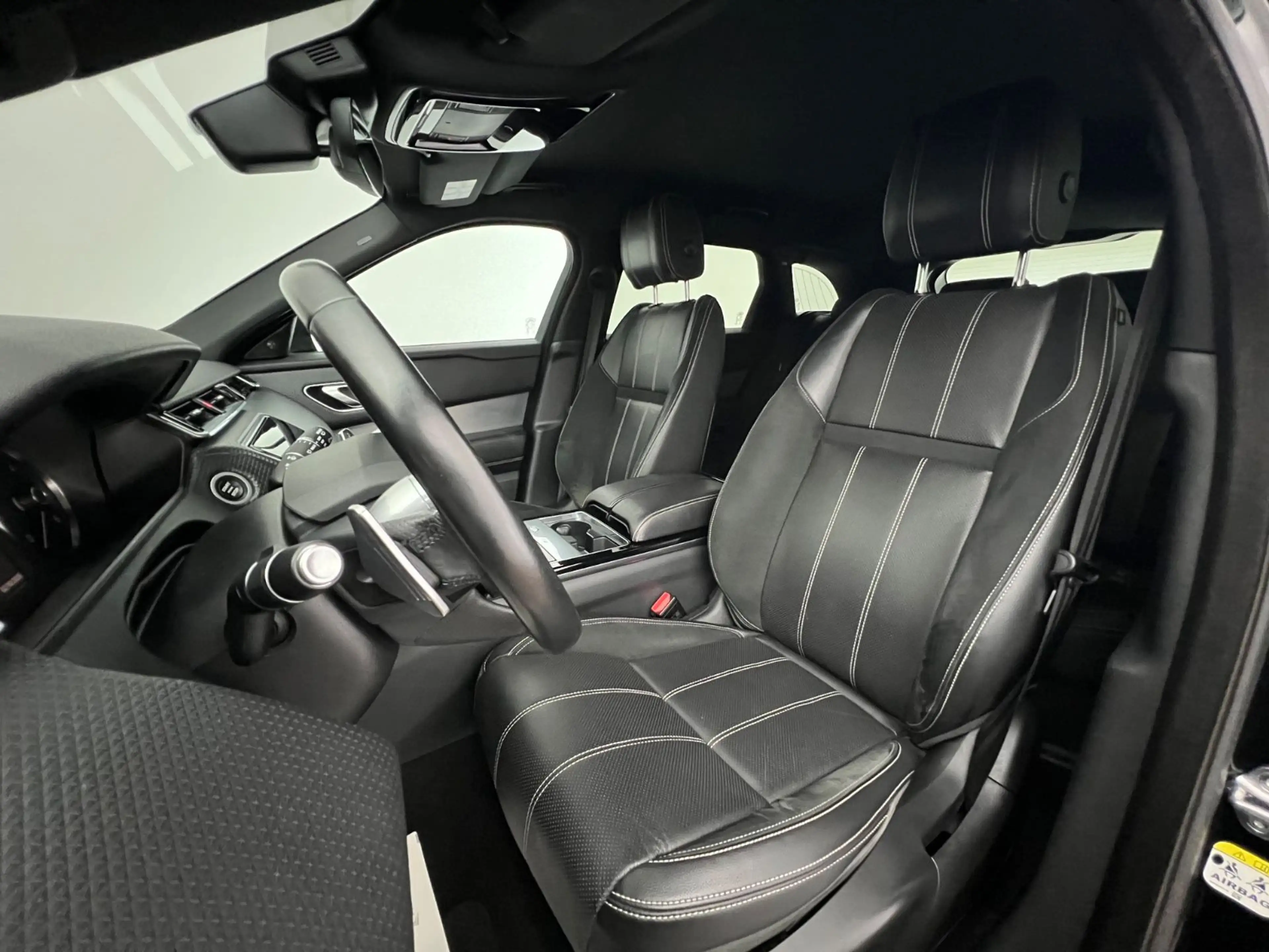 Land Rover Range Rover Velar RANGE ROVER VELAR R-DYNAMIC / MERIDIAN / 1.HAND/ — photo 8