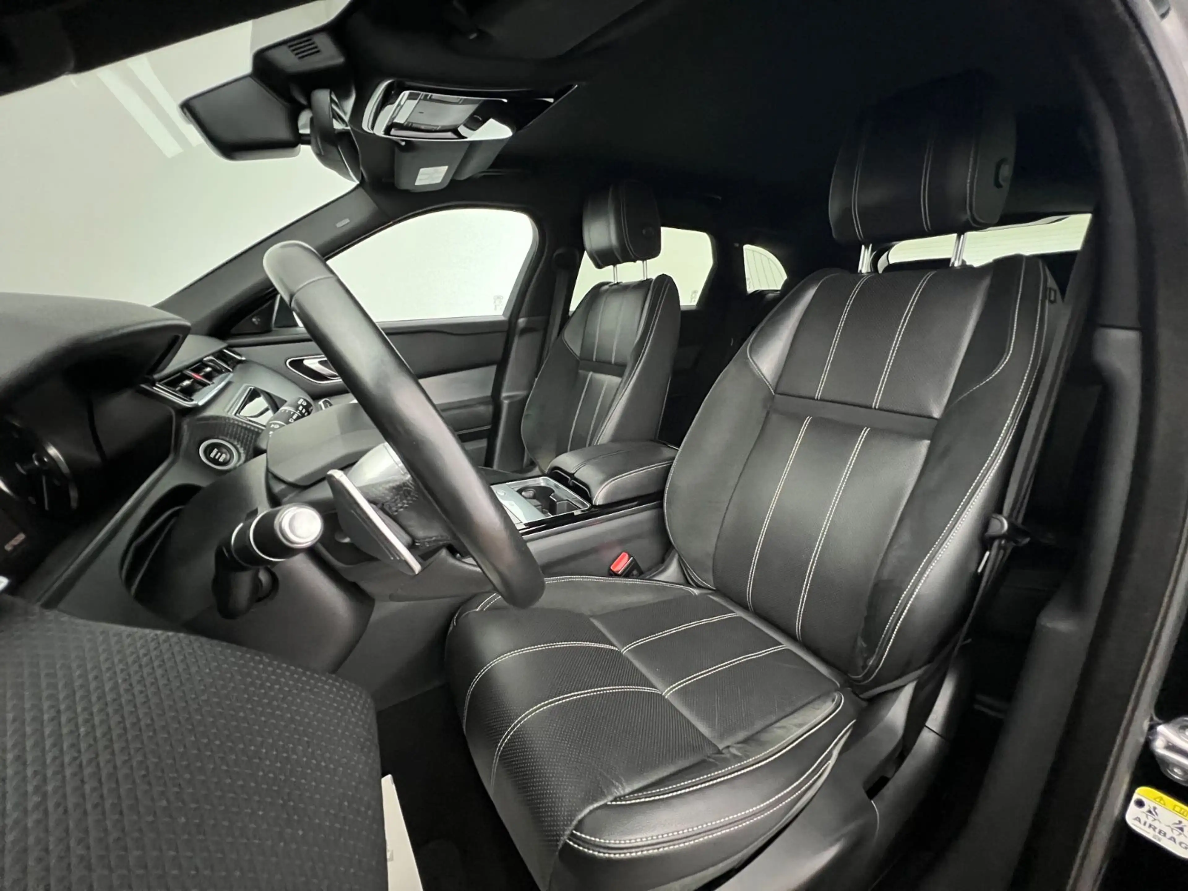 Land Rover Range Rover Velar RANGE ROVER VELAR R-DYNAMIC / MERIDIAN / 1.HAND/ — photo 10