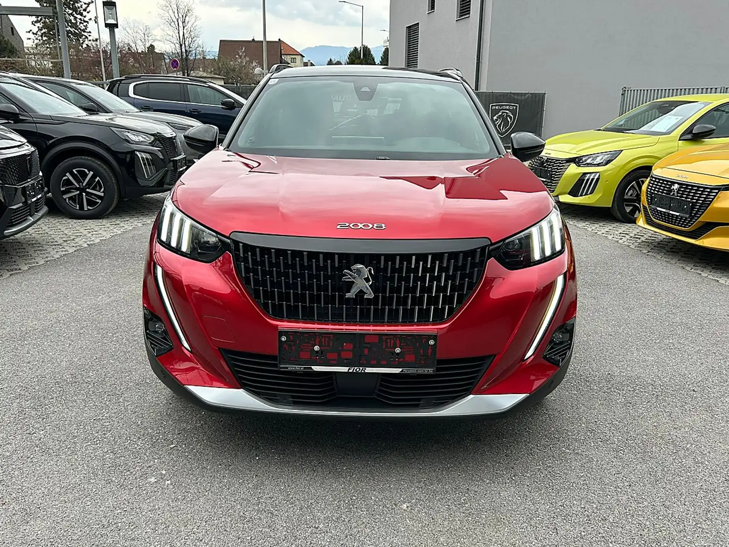 Peugeot 2008 PureTech 130 S&S GT Line EAT6 Rot - 2