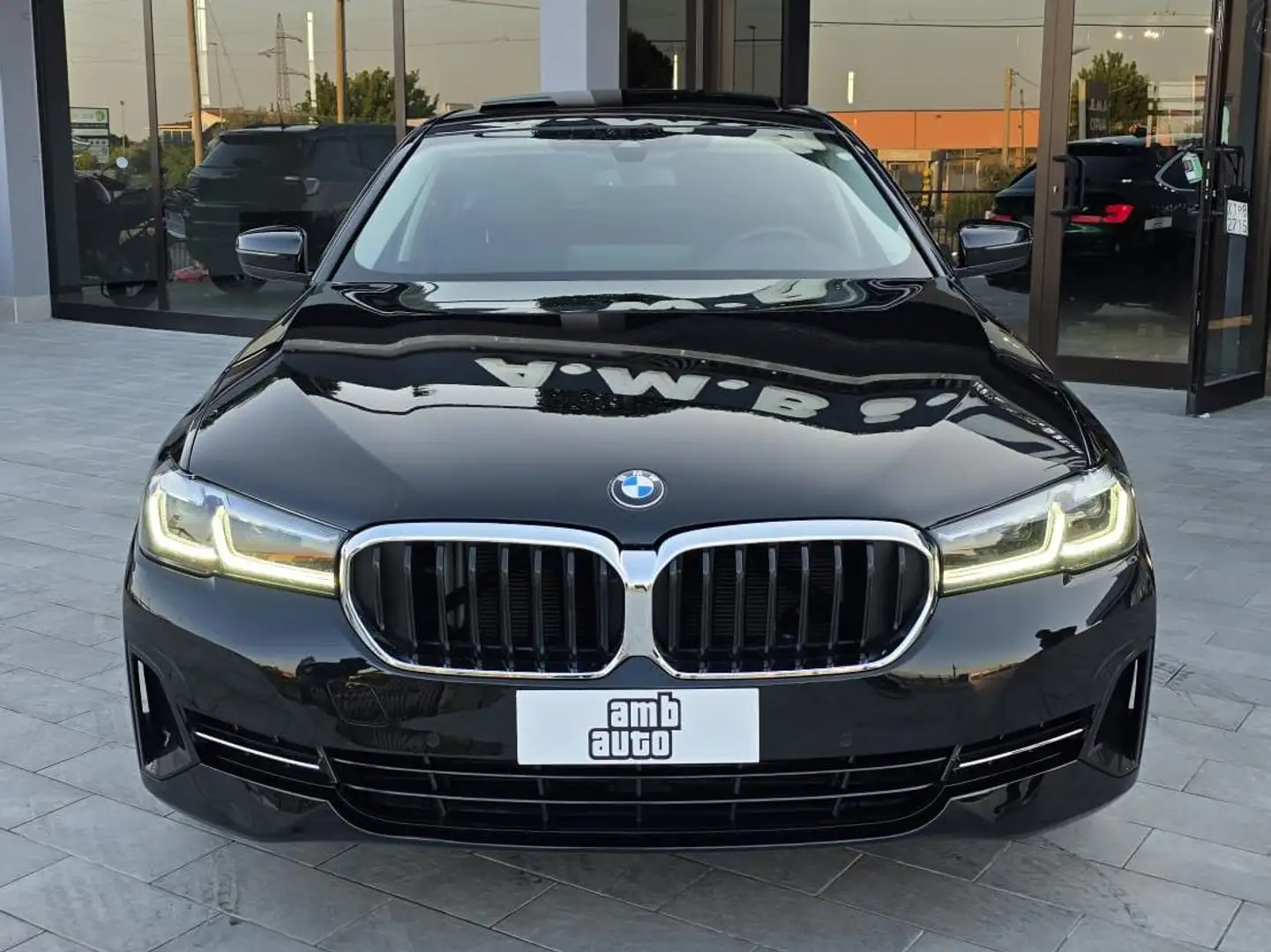 BMW 520 520d Touring mhev 48V Business auto Nero - 2