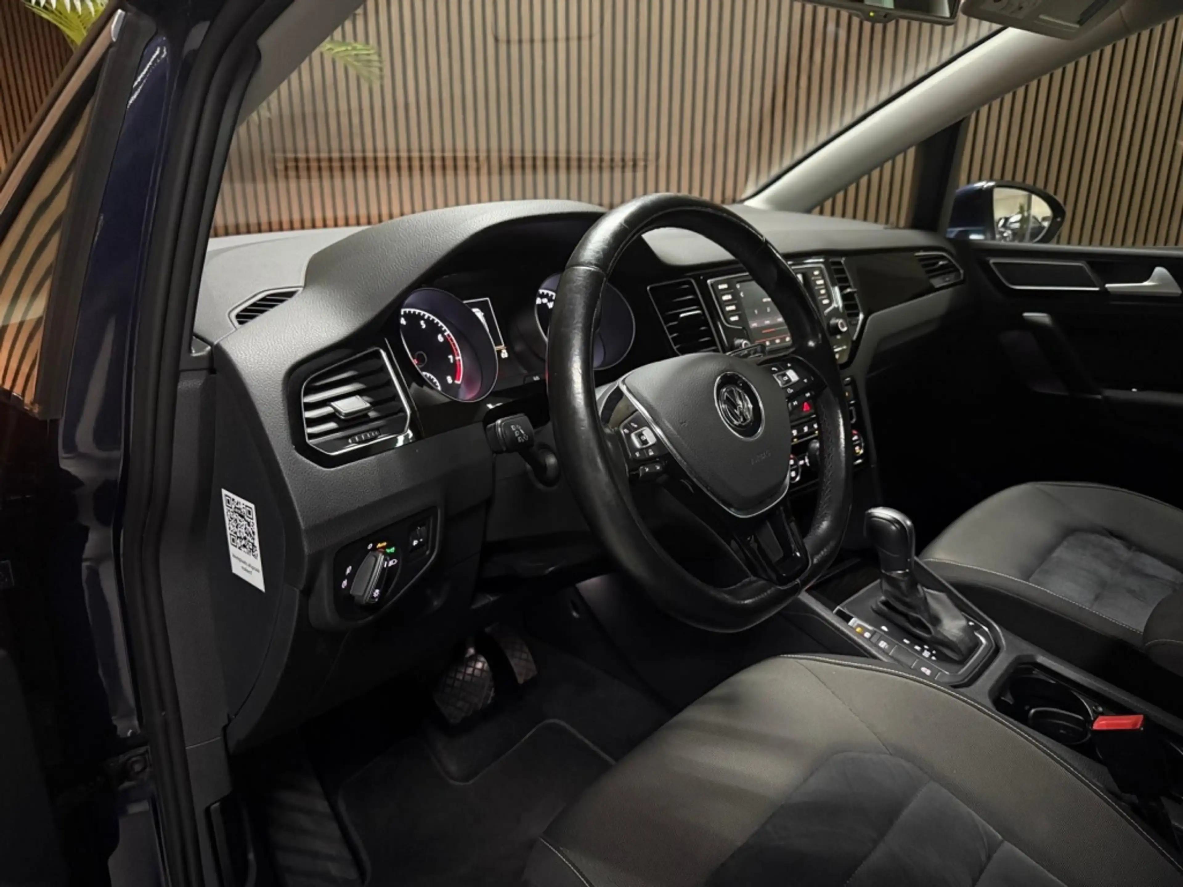 Volkswagen Golf Sportsvan 1.4 TSI Highline — photo 9