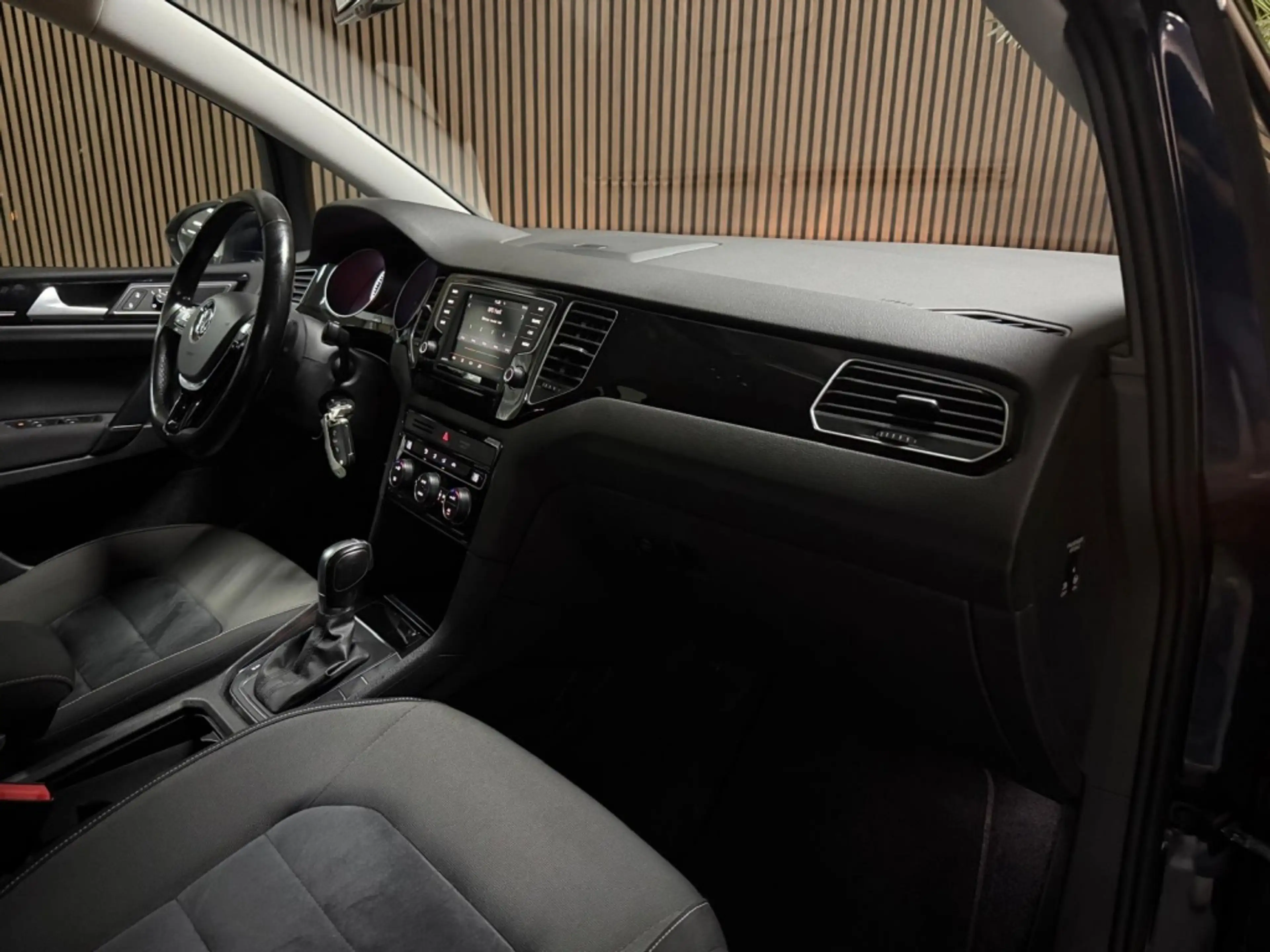 Volkswagen Golf Sportsvan 1.4 TSI Highline — photo 8