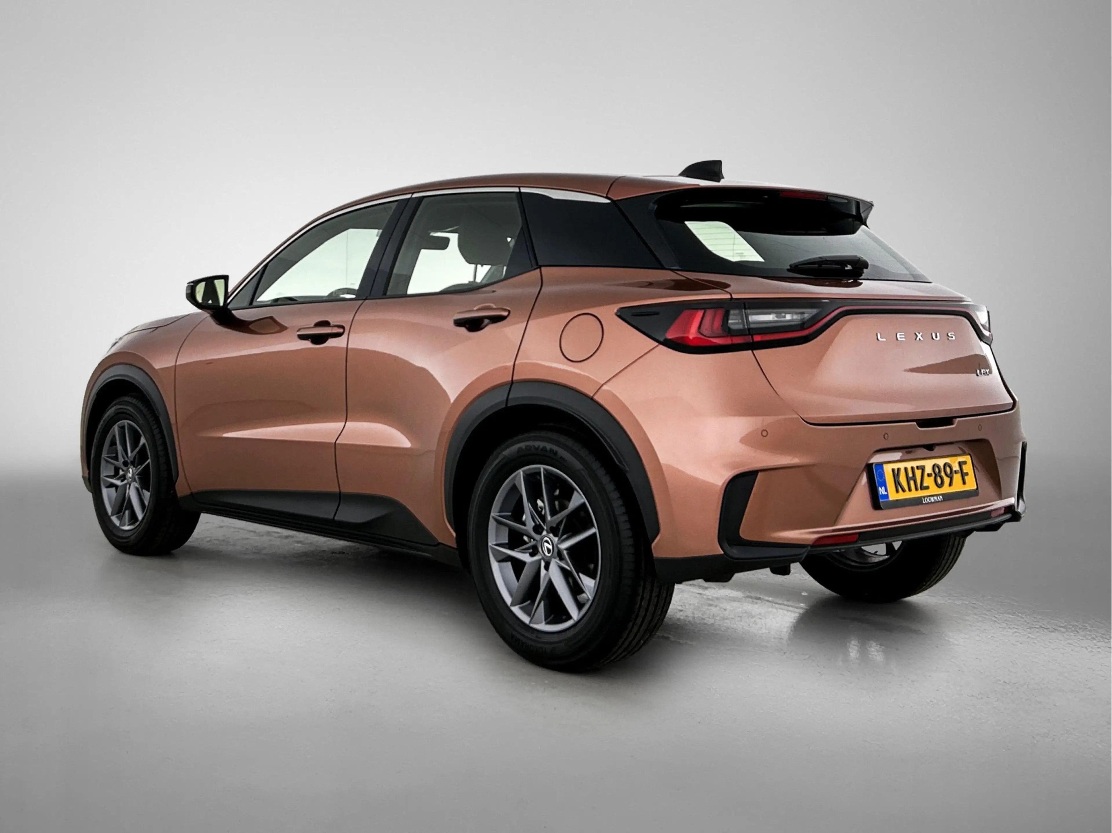 Lexus LBX 2WD | Parkeersensoren | Stoelverwarming | Blind Sp — photo 14