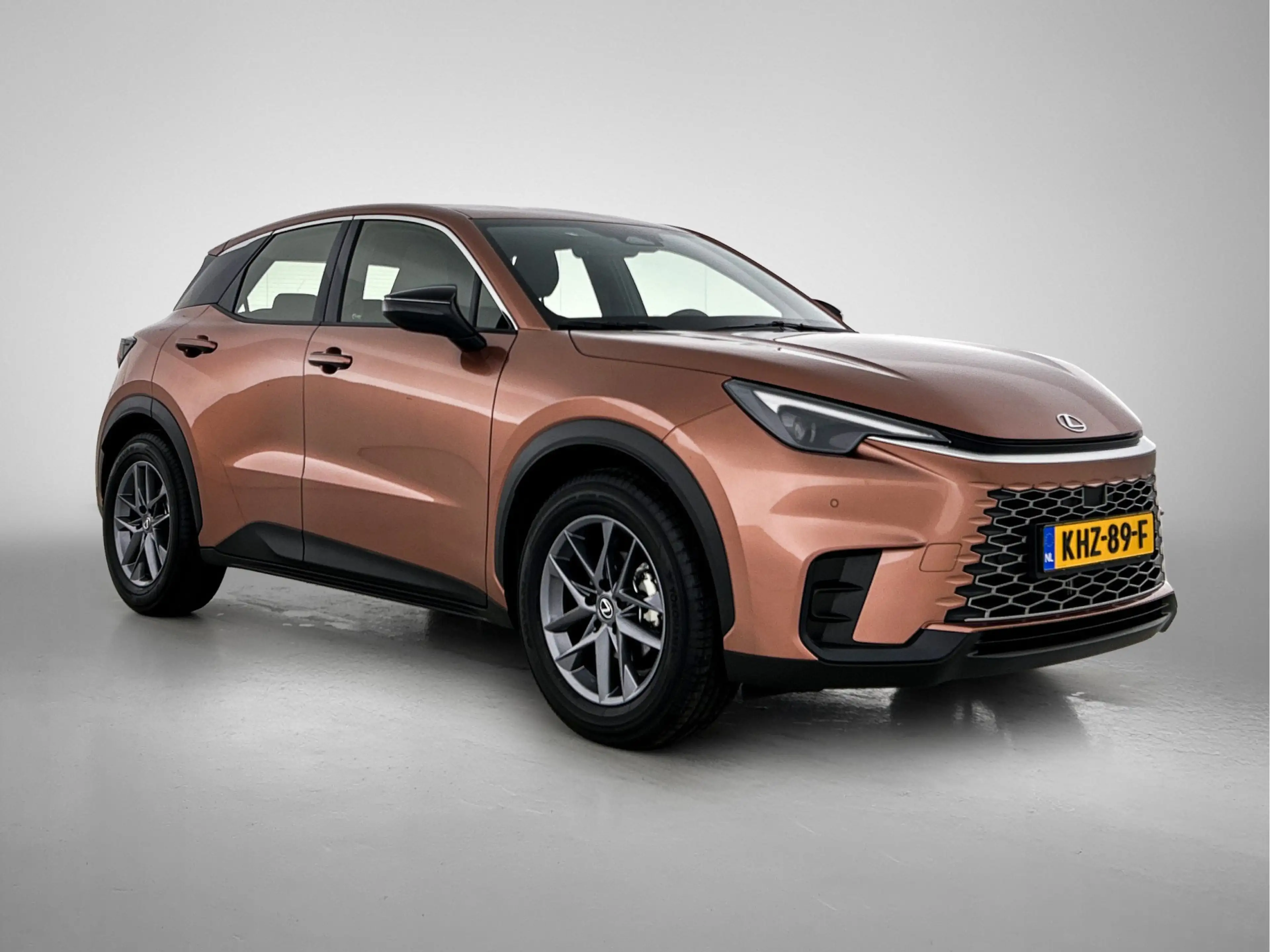 Lexus LBX 2WD | Parkeersensoren | Stoelverwarming | Blind Sp — photo 13