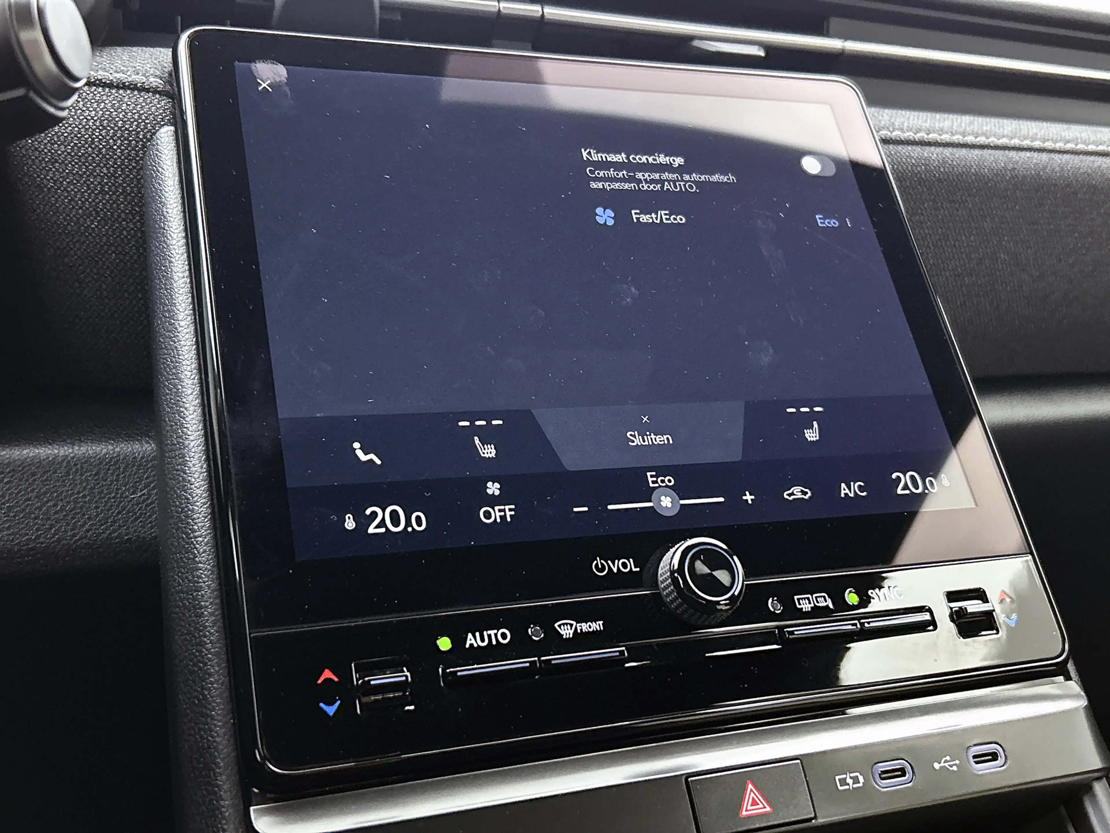Lexus LBX 2WD | Parkeersensoren | Stoelverwarming | Blind Sp — photo 10