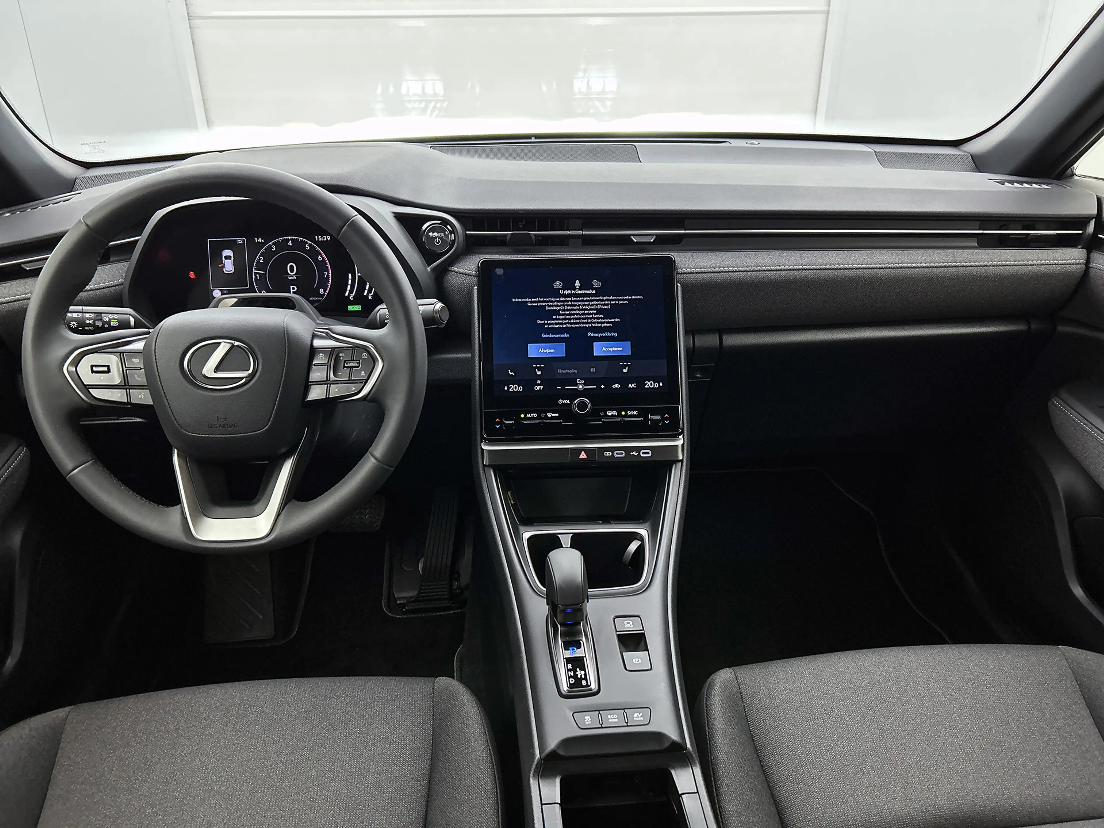 Lexus LBX 2WD | Parkeersensoren | Stoelverwarming | Blind Sp — photo 4