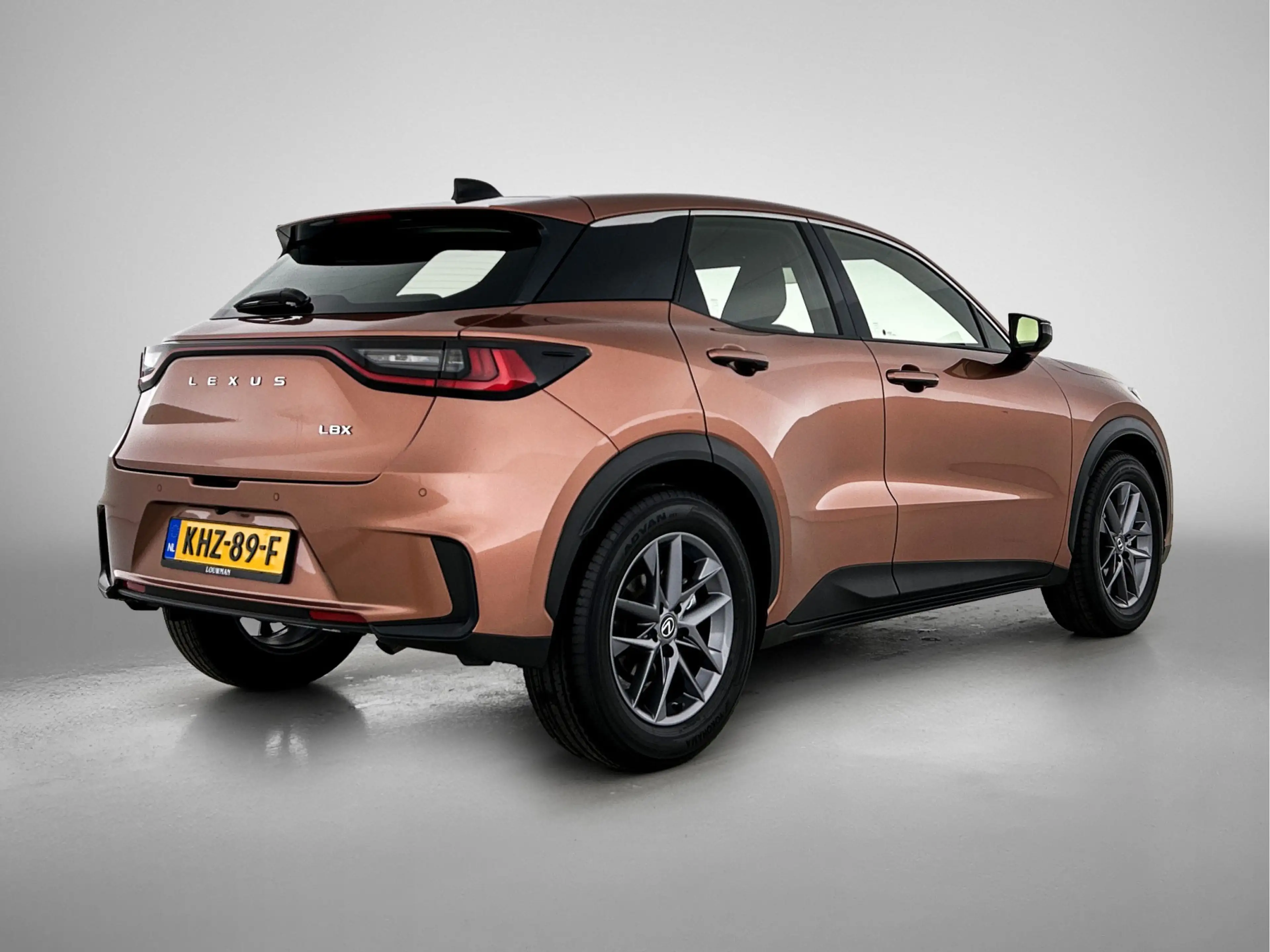 Lexus LBX 2WD | Parkeersensoren | Stoelverwarming | Blind Sp — photo 2