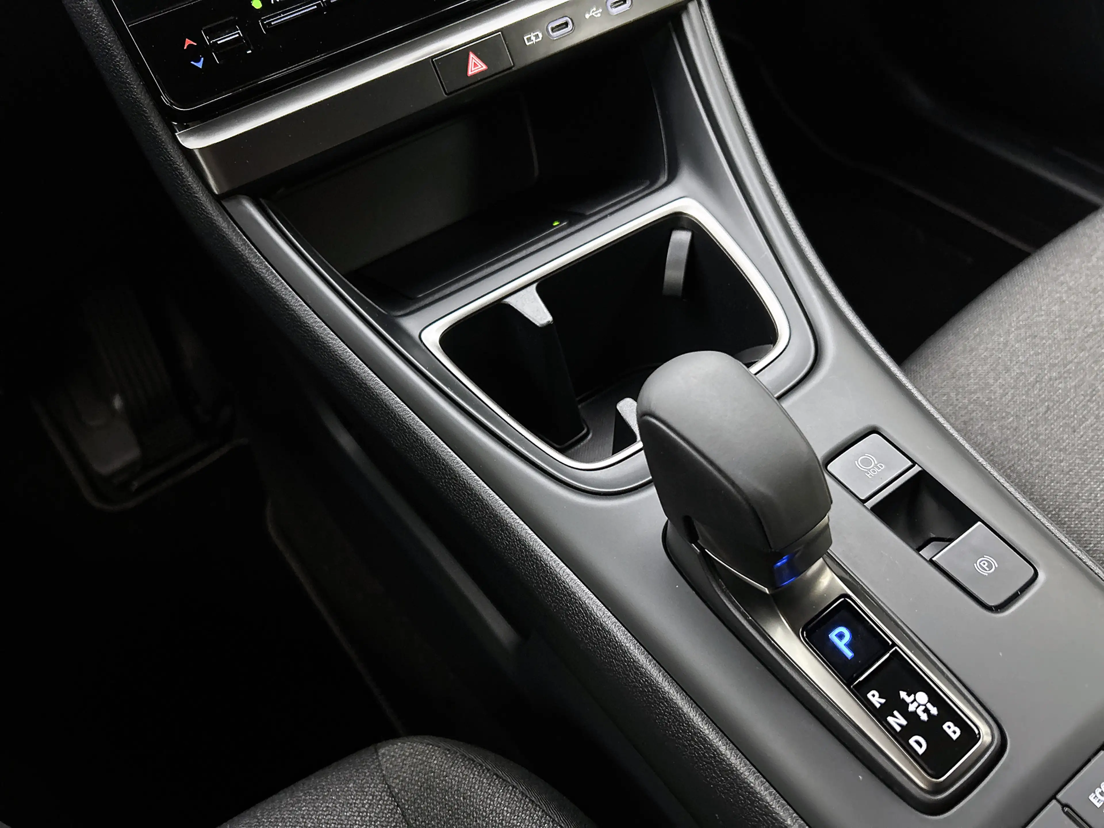 Lexus LBX 2WD | Parkeersensoren | Stoelverwarming | Blind Sp — photo 11