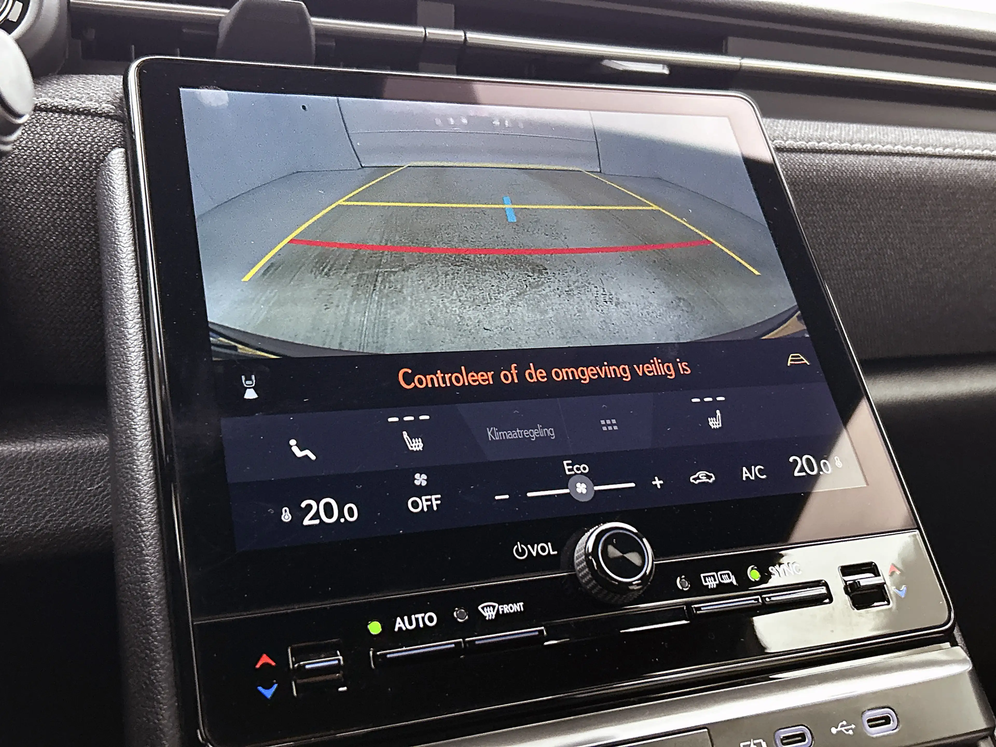 Lexus LBX 2WD | Parkeersensoren | Stoelverwarming | Blind Sp — photo 8