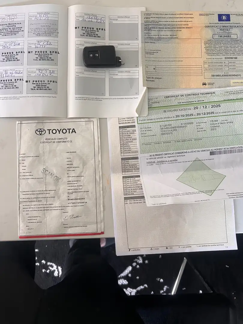 Toyota Auris Auris 1.4 D-4D Comfort Roşu - 1