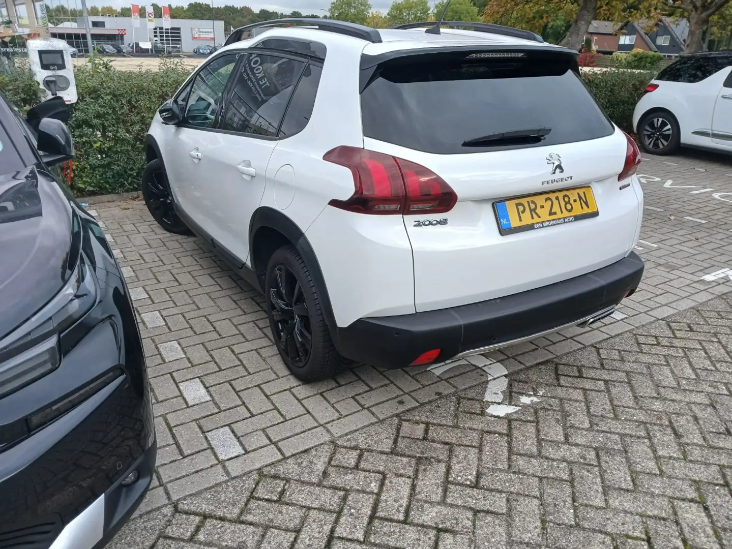 Peugeot 2008 1.2 PureTech GT-line | Achterbank in delen neerkla Blanc - 2