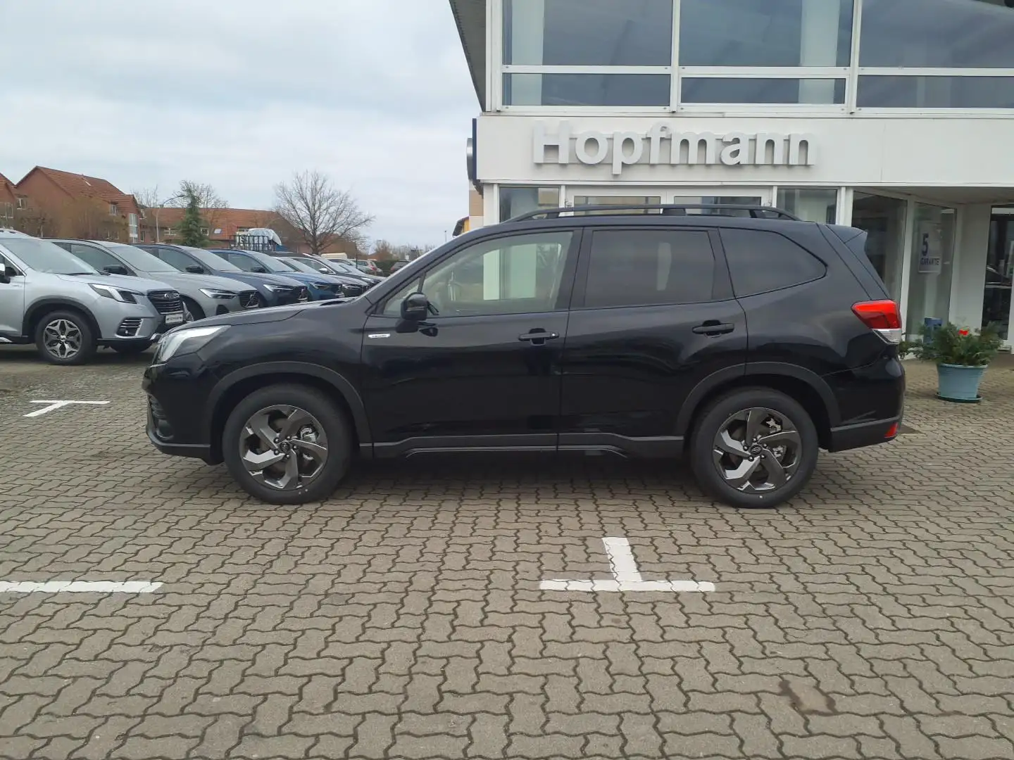 Subaru Forester 2.0 AWD Aut. Platinum Edition Black Schwarz - 2