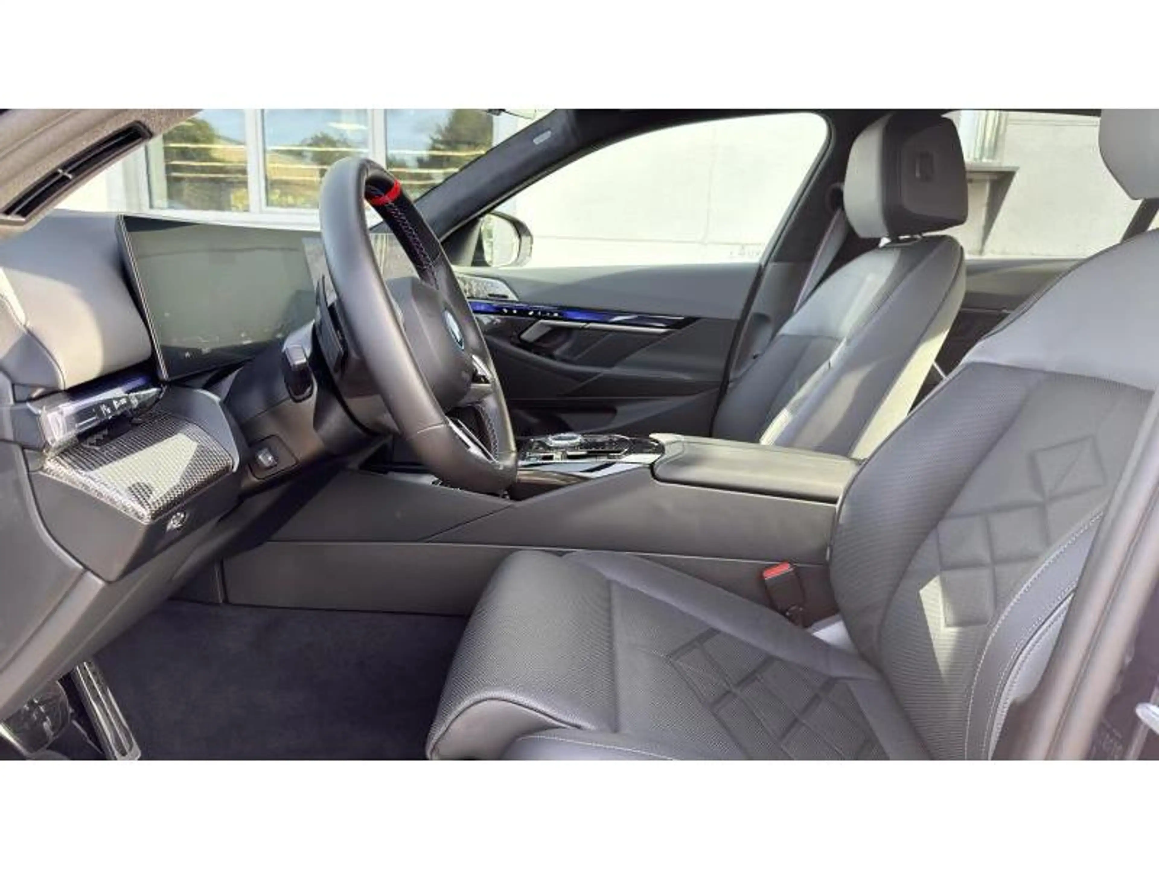 BMW i5 M60 M Sport Pack Pro Toit *FULL OPTIONS* Sièges V — photo 10