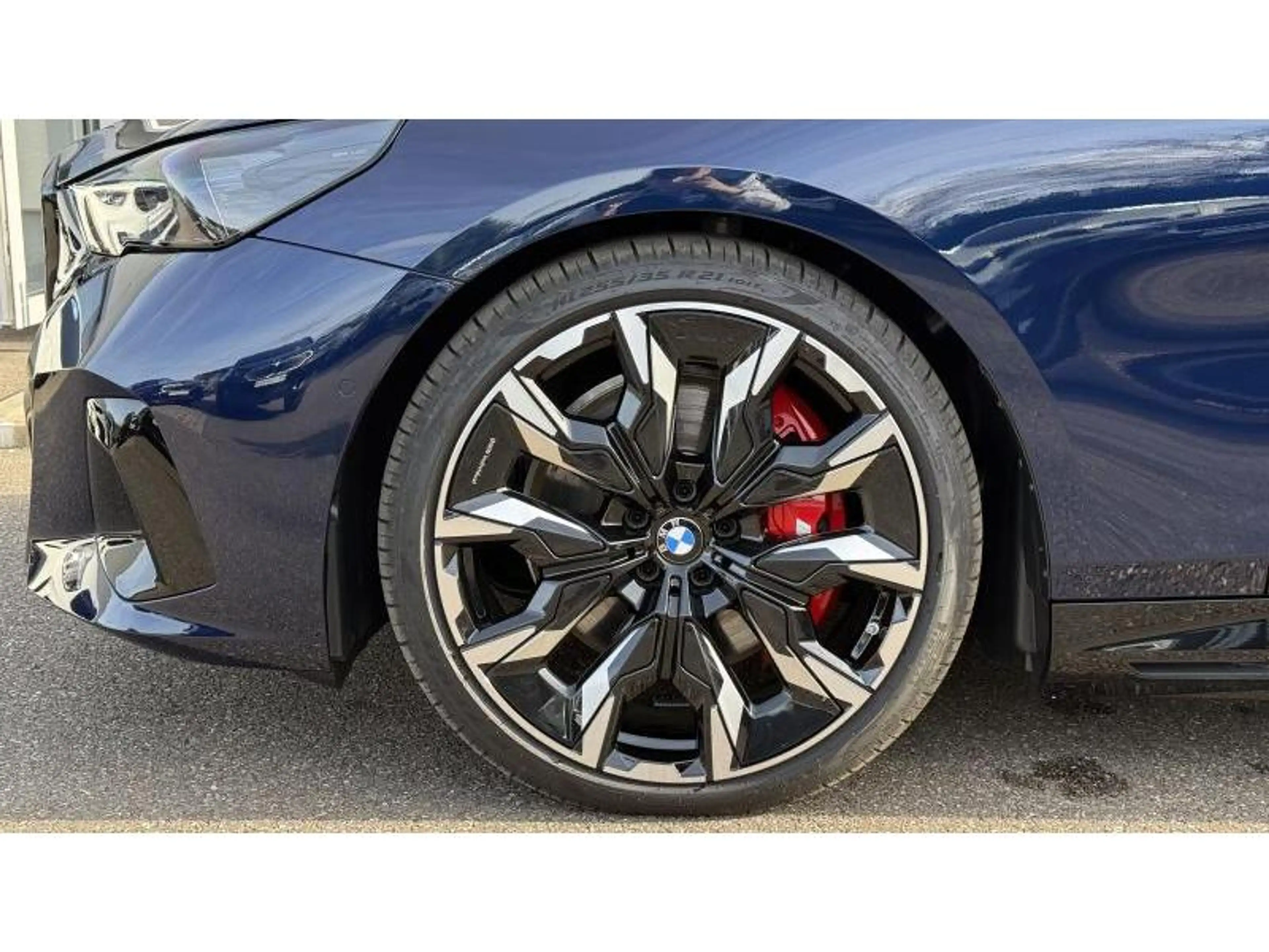 BMW i5 M60 M Sport Pack Pro Toit *FULL OPTIONS* Sièges V — photo 8