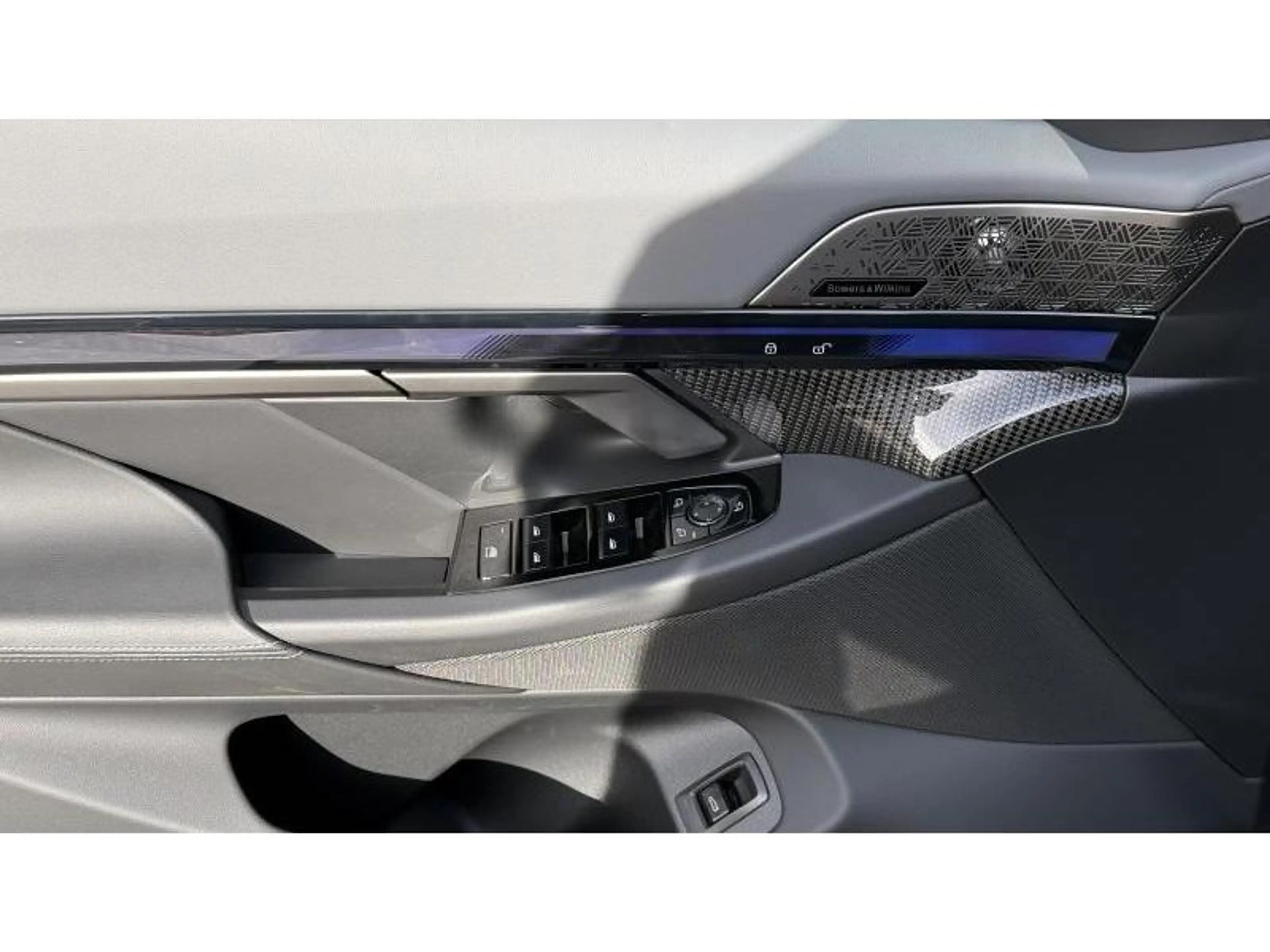 BMW i5 M60 M Sport Pack Pro Toit *FULL OPTIONS* Sièges V — photo 9
