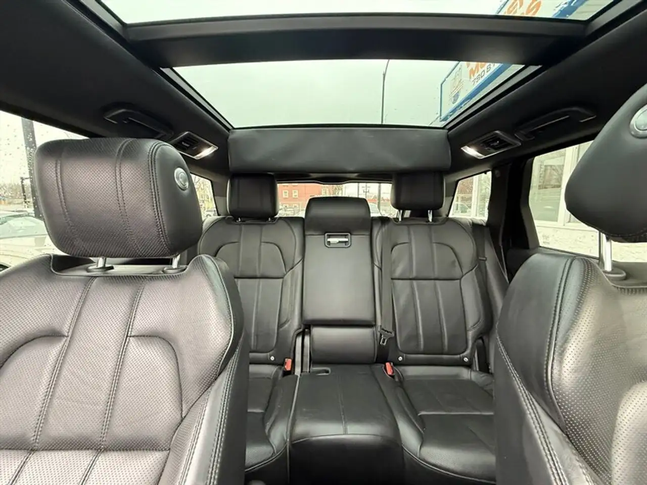 Land Rover Range Rover Sport снимка Land Rover Range Rover Sport