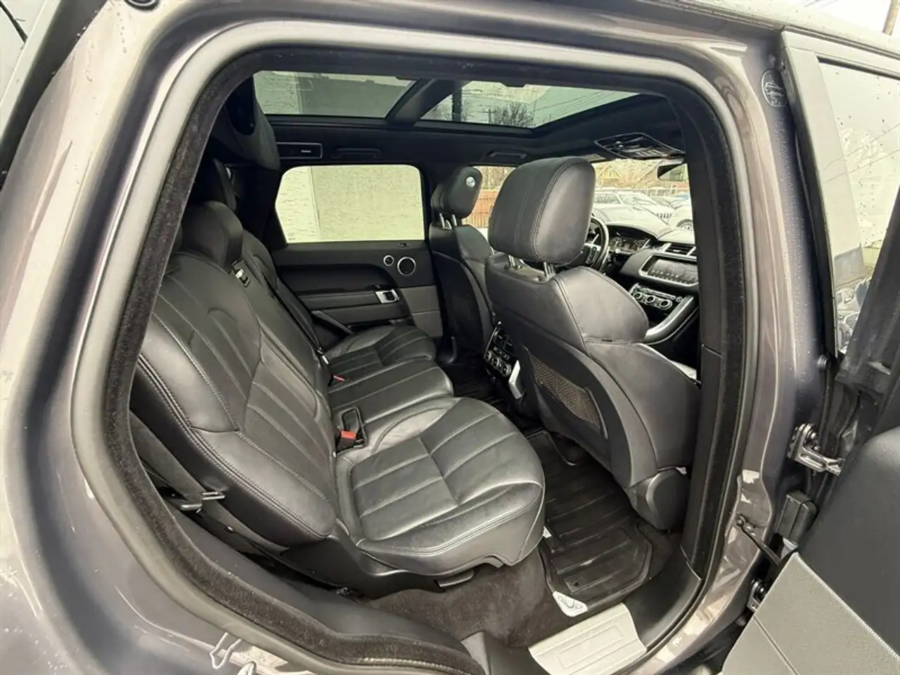 Land Rover Range Rover Sport снимка Land Rover Range Rover Sport