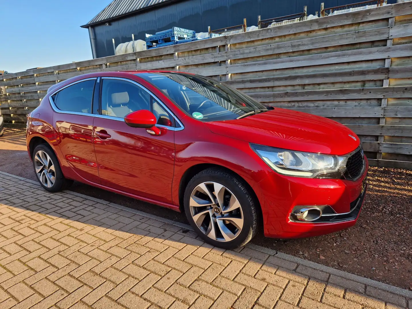 DS Automobiles DS 4 1.2 PureTech Chic Navigatie Rood - 1