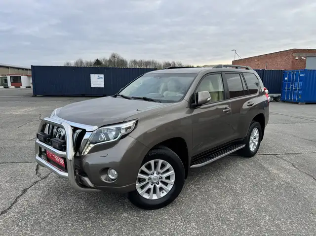 Toyota Land Cruiser 2.8 D-4D Automatik Executive 5PL / Export Afrik