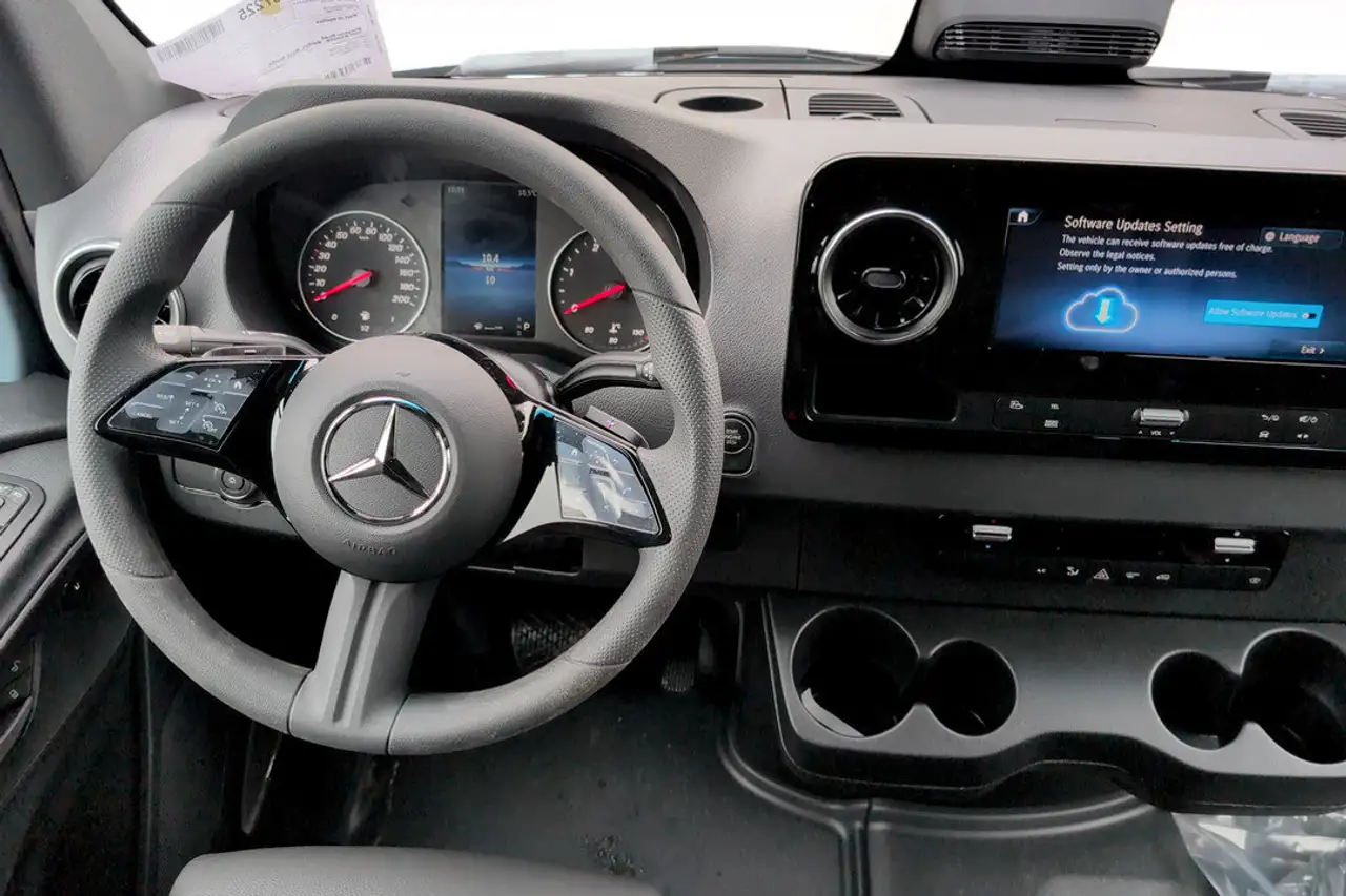 Mercedes-Benz Sprinter снимка Mercedes-Benz Sprinter