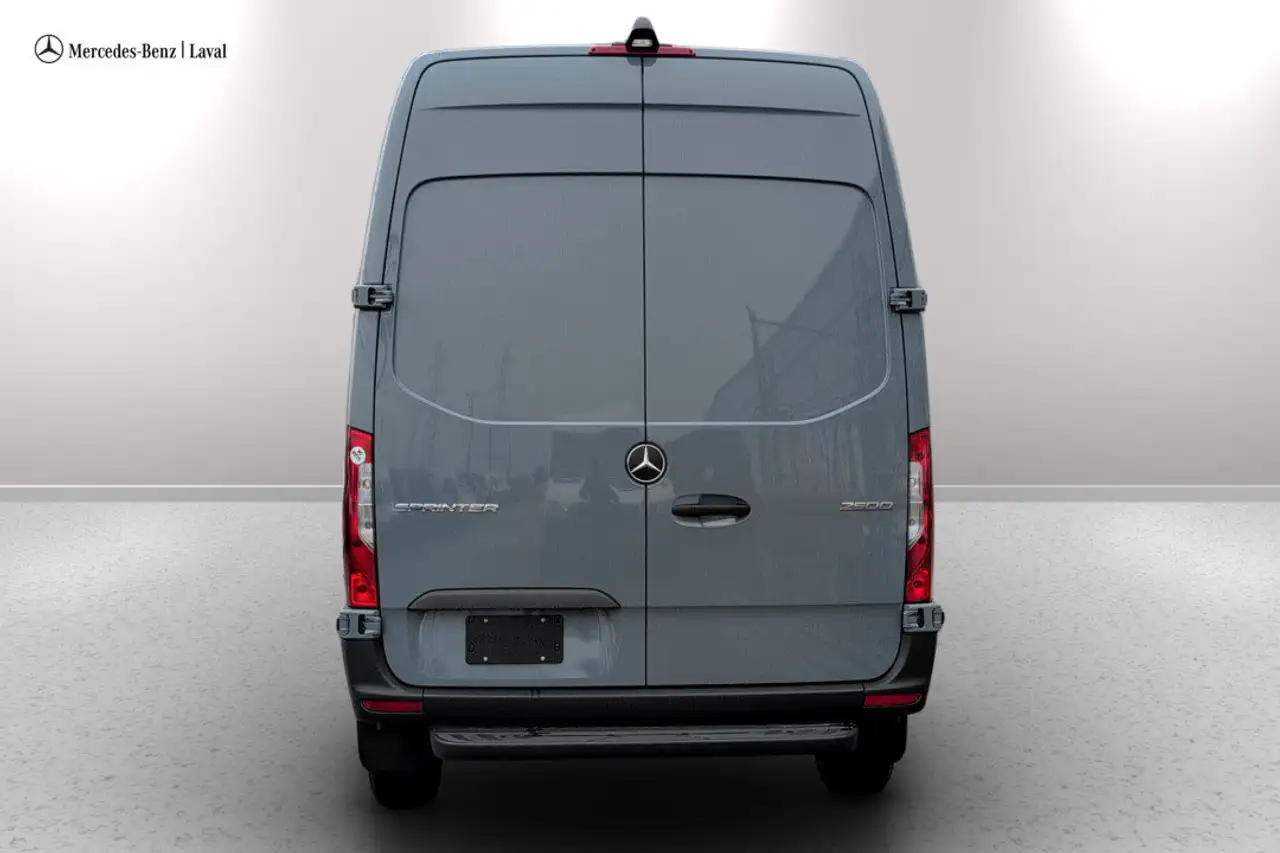 Mercedes-Benz Sprinter снимка Mercedes-Benz Sprinter