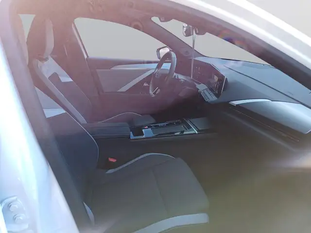 Opel Astra view 13